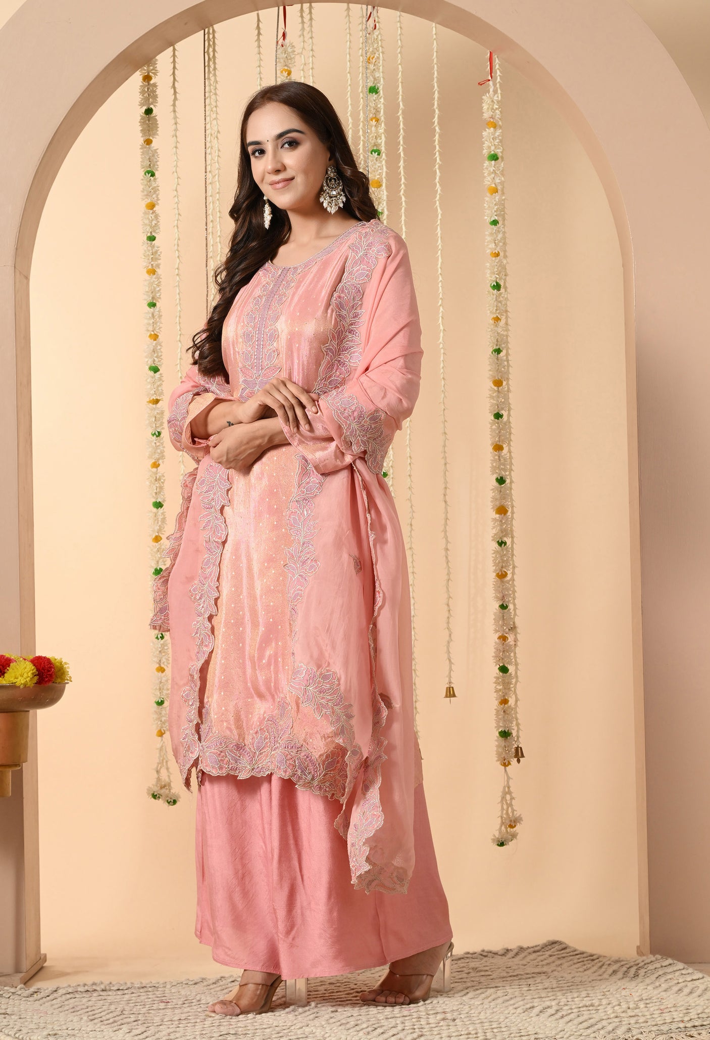 Banno Ki Shaan – Embroidered Silk Suit Set