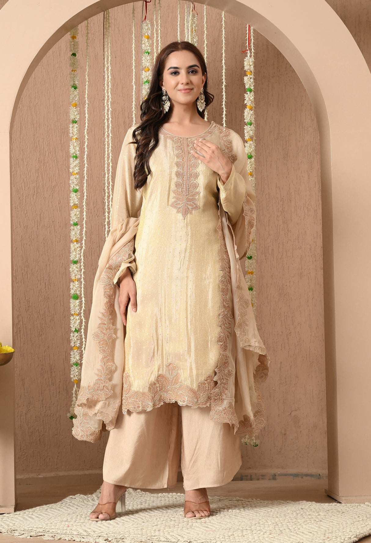 Banno Ki Shaan β Embroidered Silk Suit Set