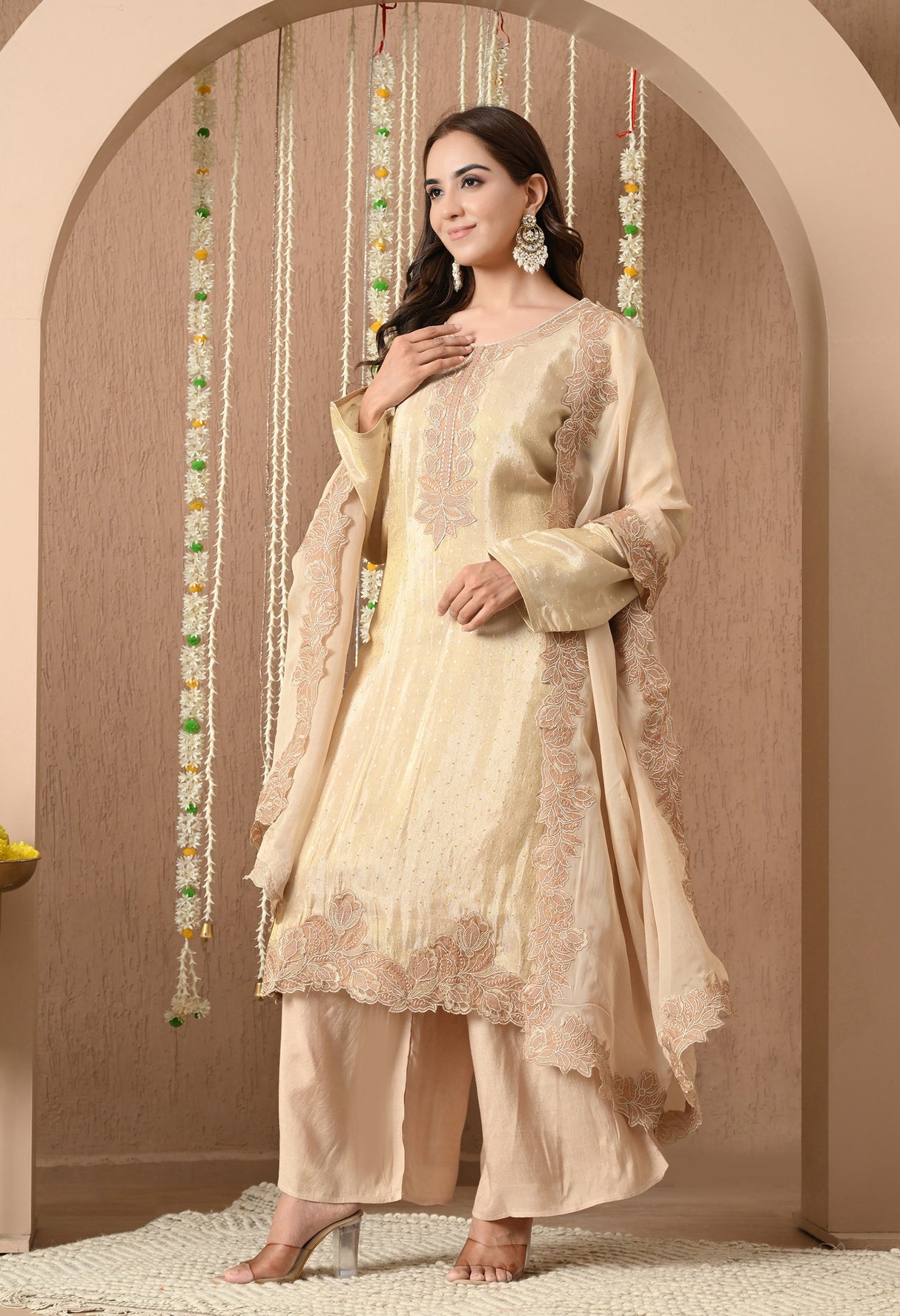 Banno Ki Shaan β Embroidered Silk Suit Set