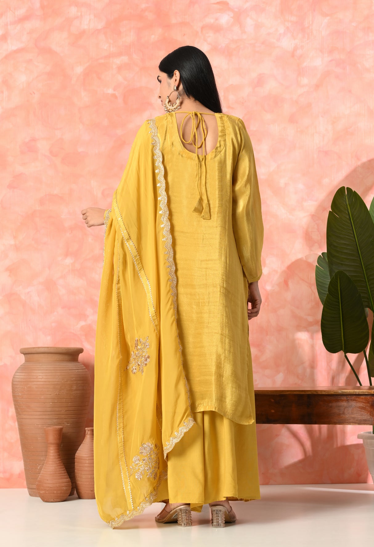 Sunehri saaz suit