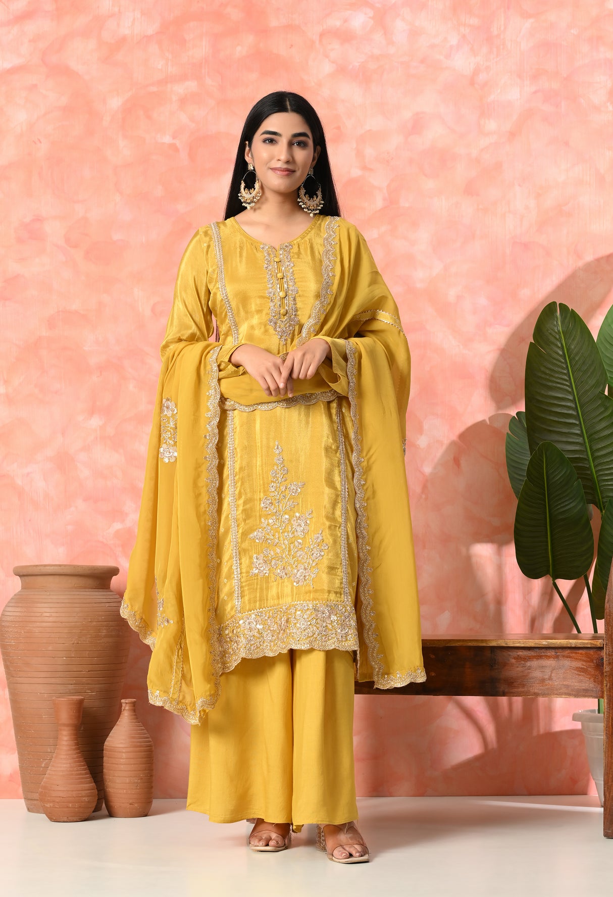 Sunehri saaz suit