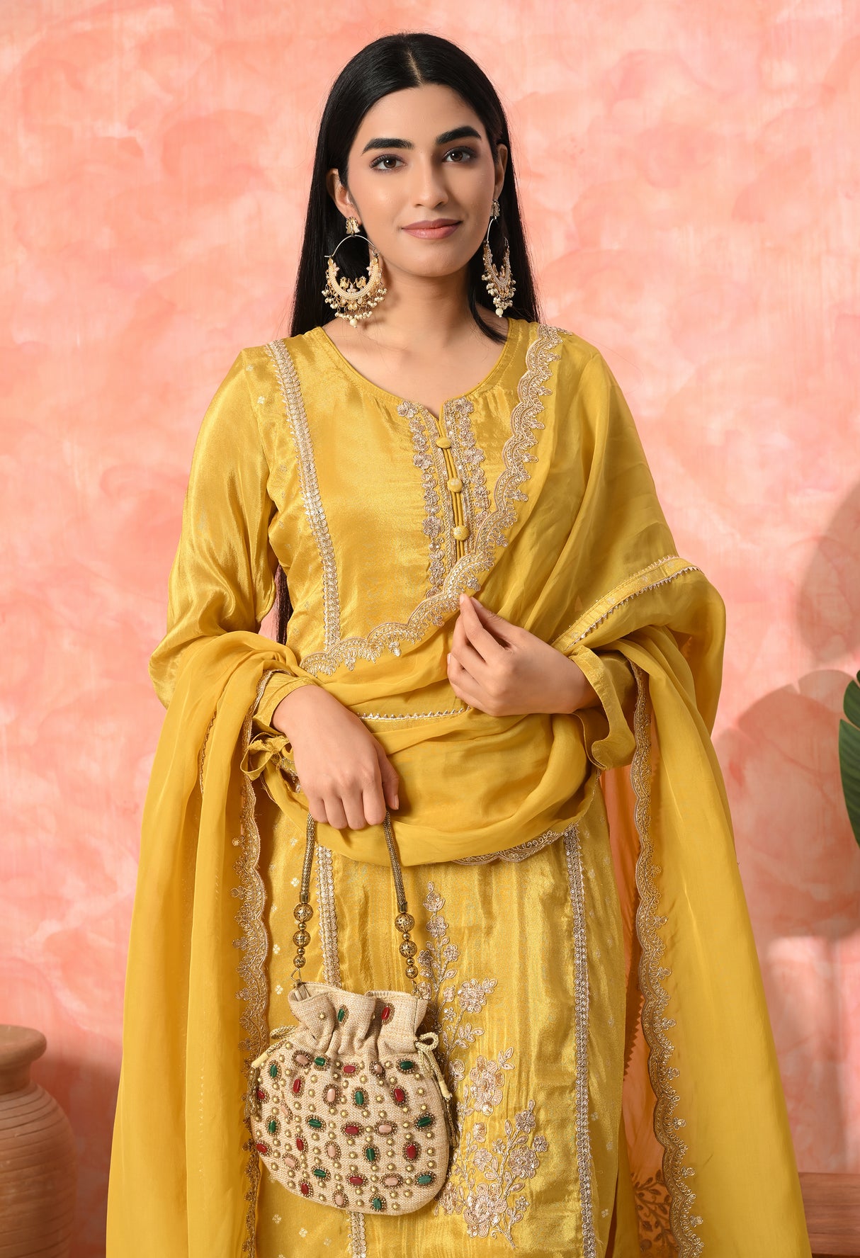 Sunehri saaz suit