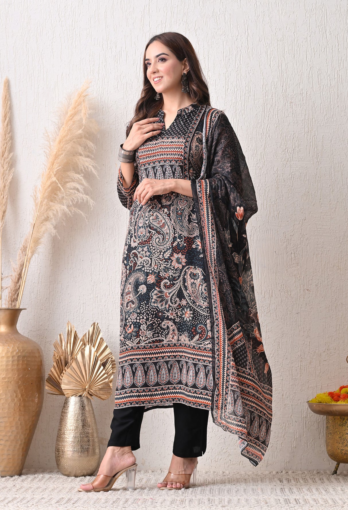 Roohi suit