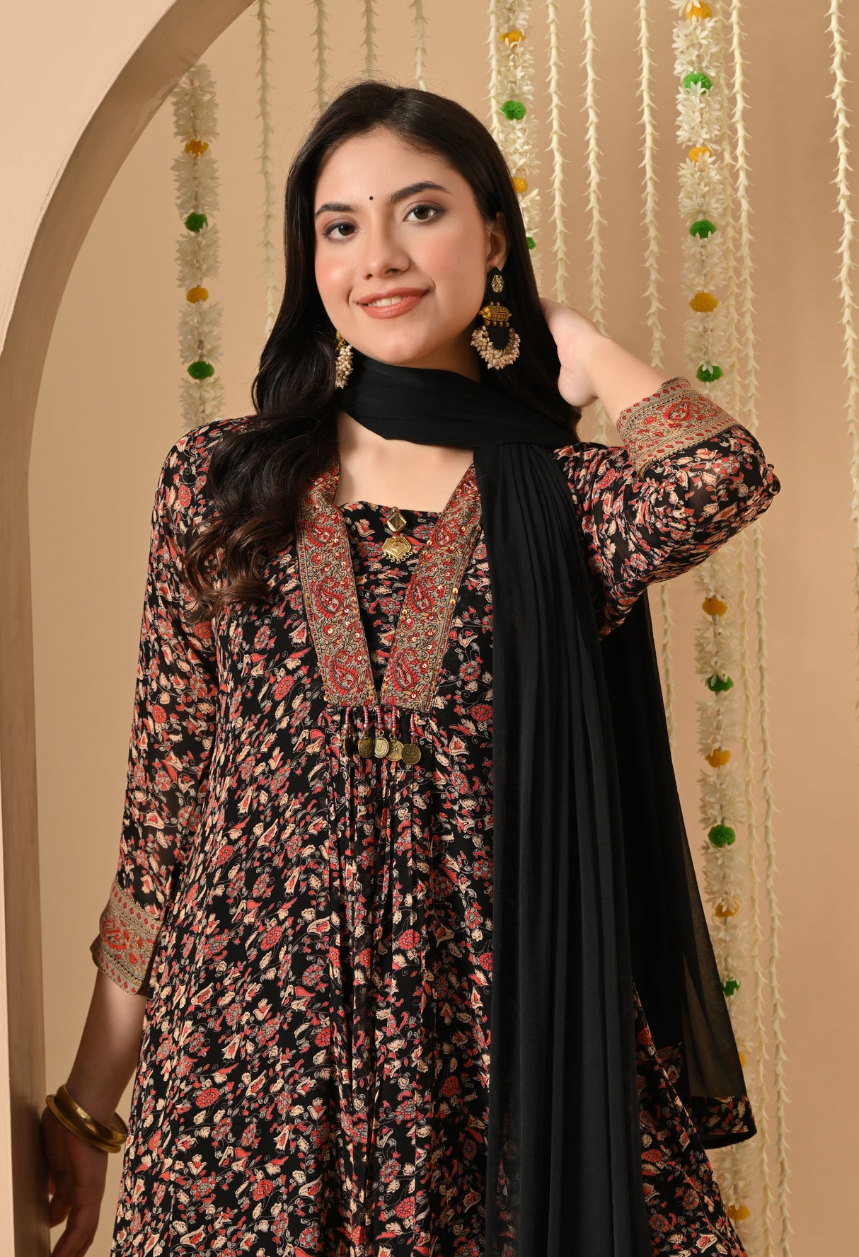 Zahra Phool Kurta Set