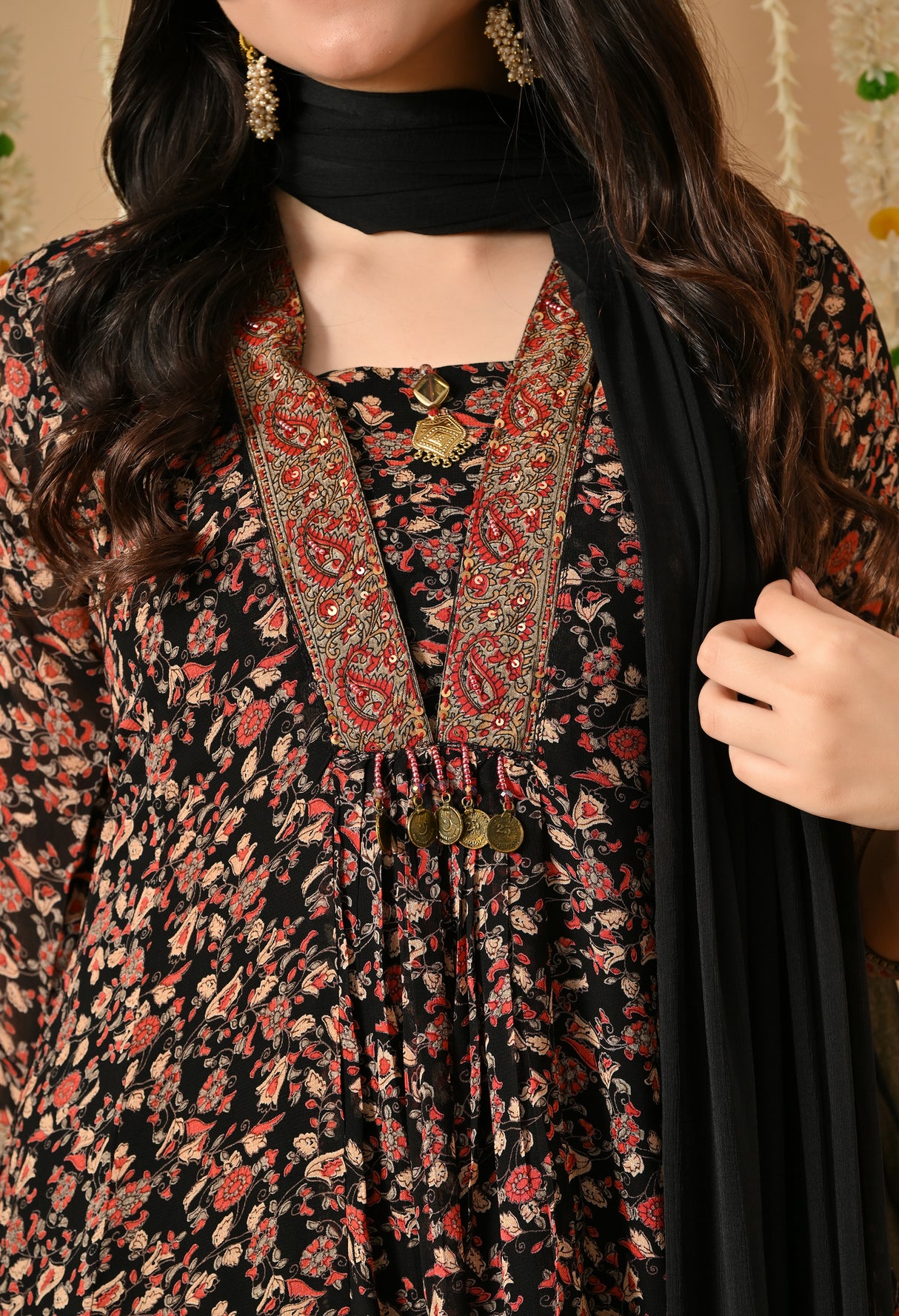 Zahra Phool Kurta Set