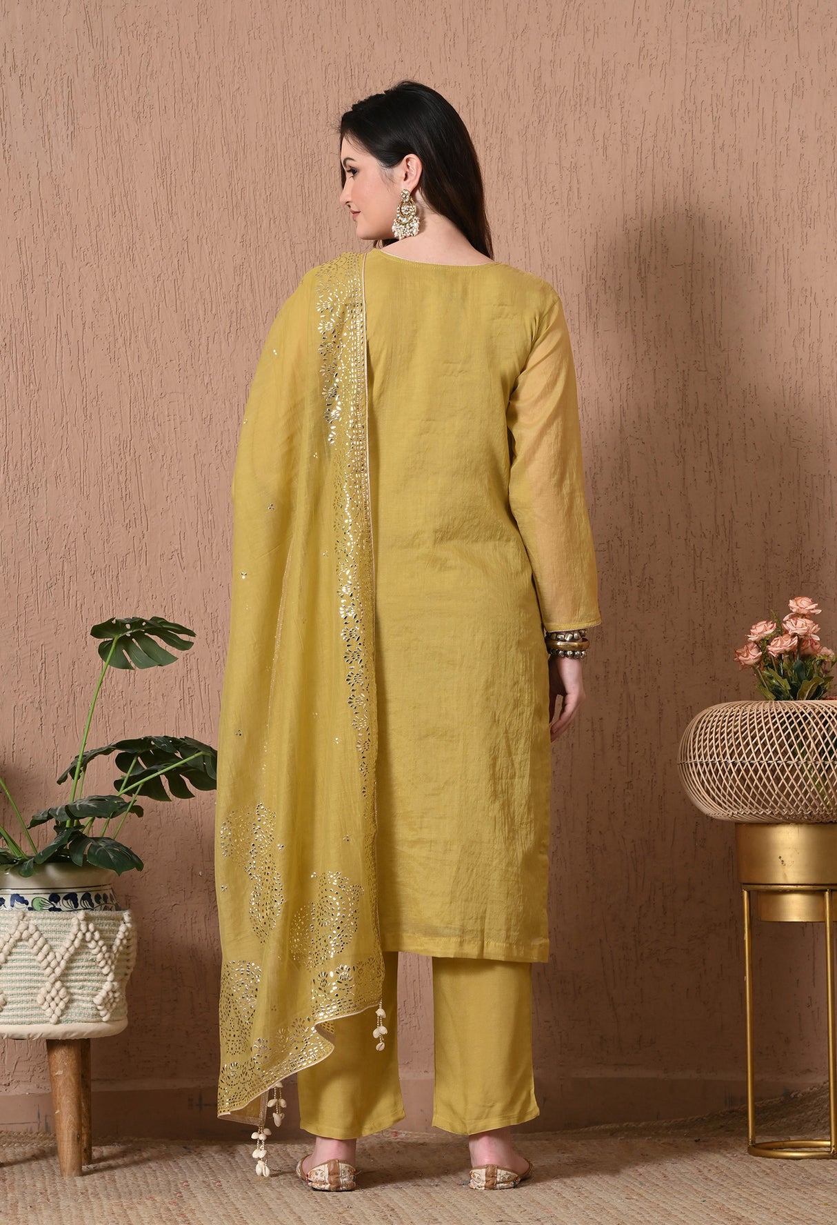 Raunaq-e-Rang Suit