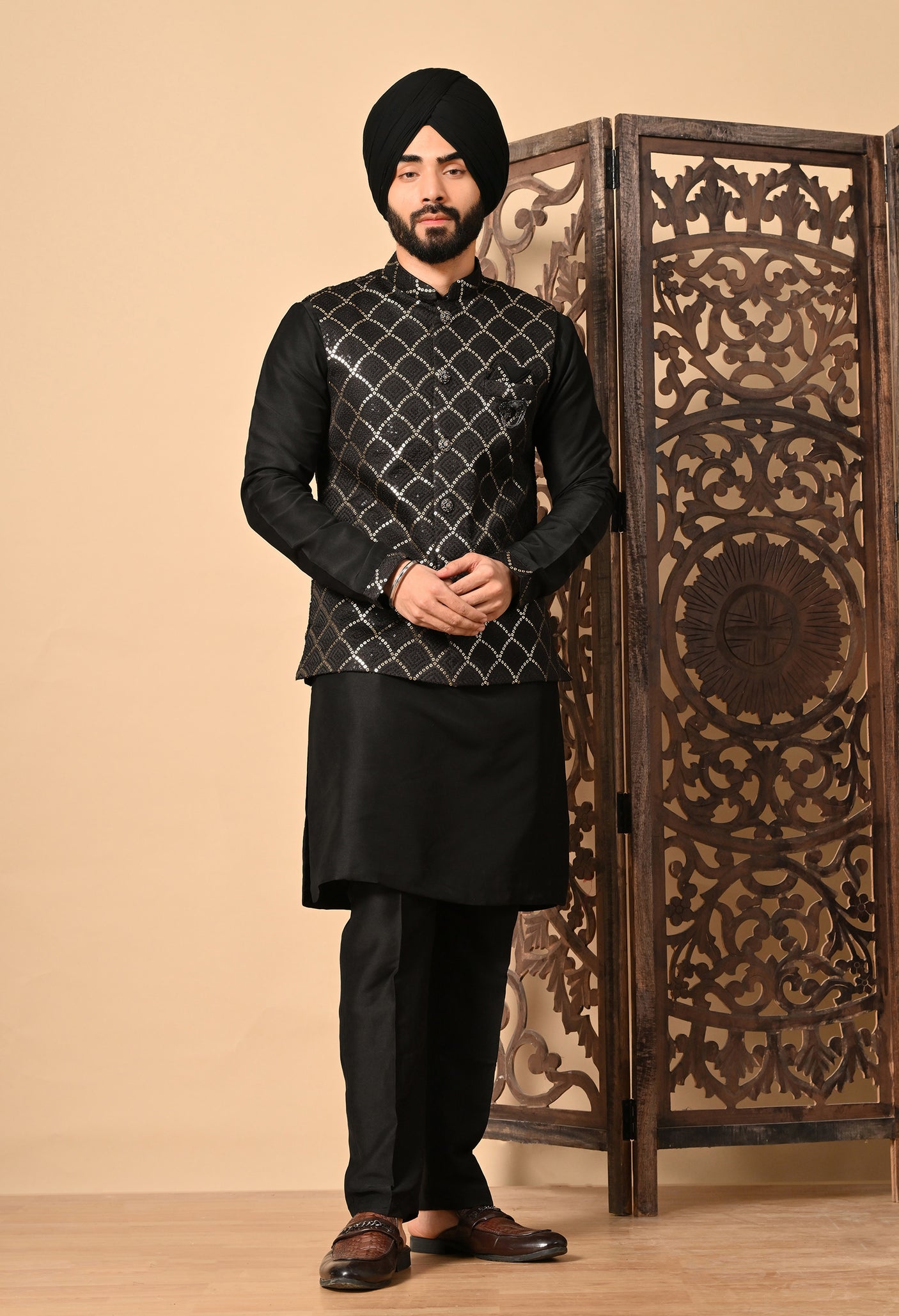 Black Dashing Kurta Pyjama 3 Pc Set