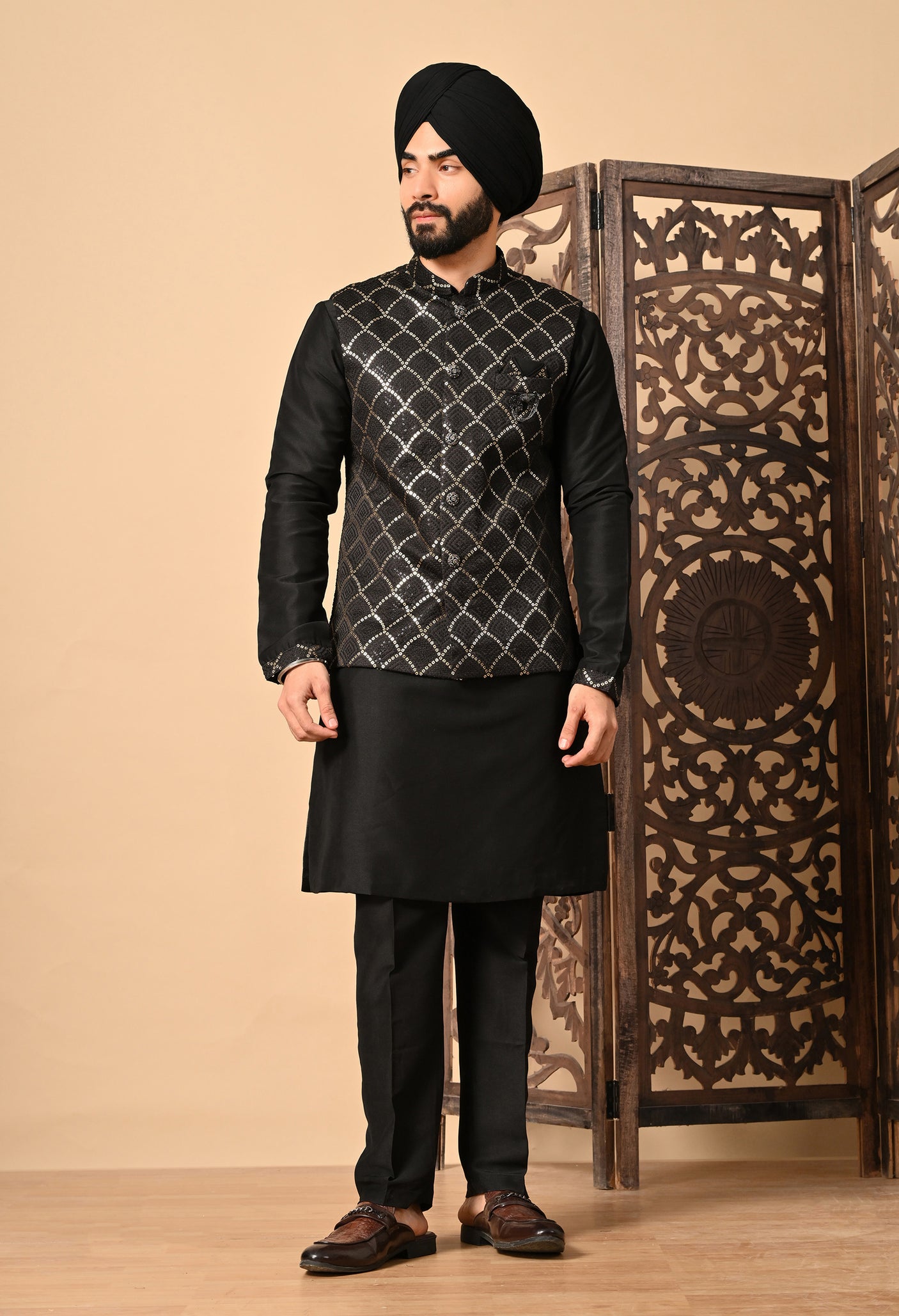 Black Dashing Kurta Pyjama 3 Pc Set