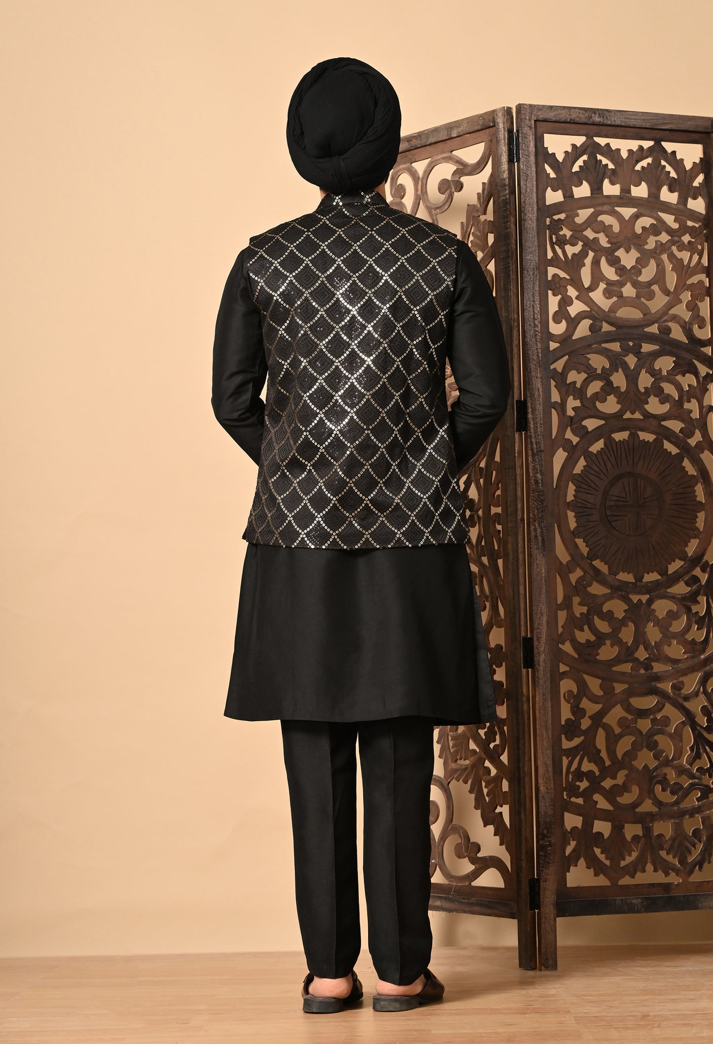 Black Dashing Kurta Pyjama 3 Pc Set