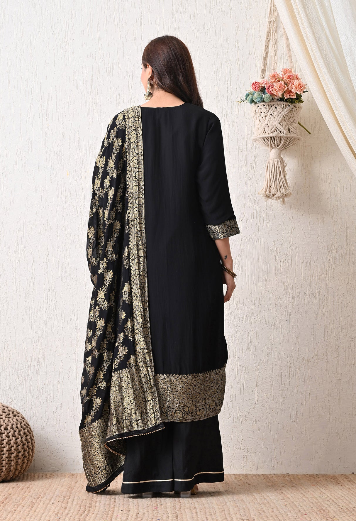 Raati Rangrez Suit Set