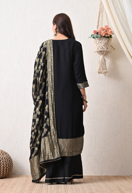 Raati Rangrez Suit Set