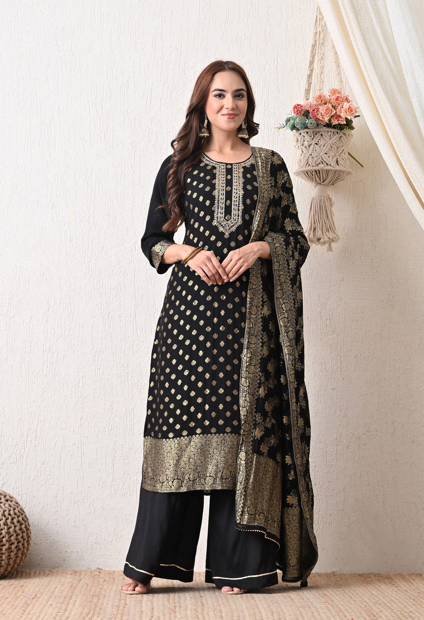 Raati Rangrez Suit Set