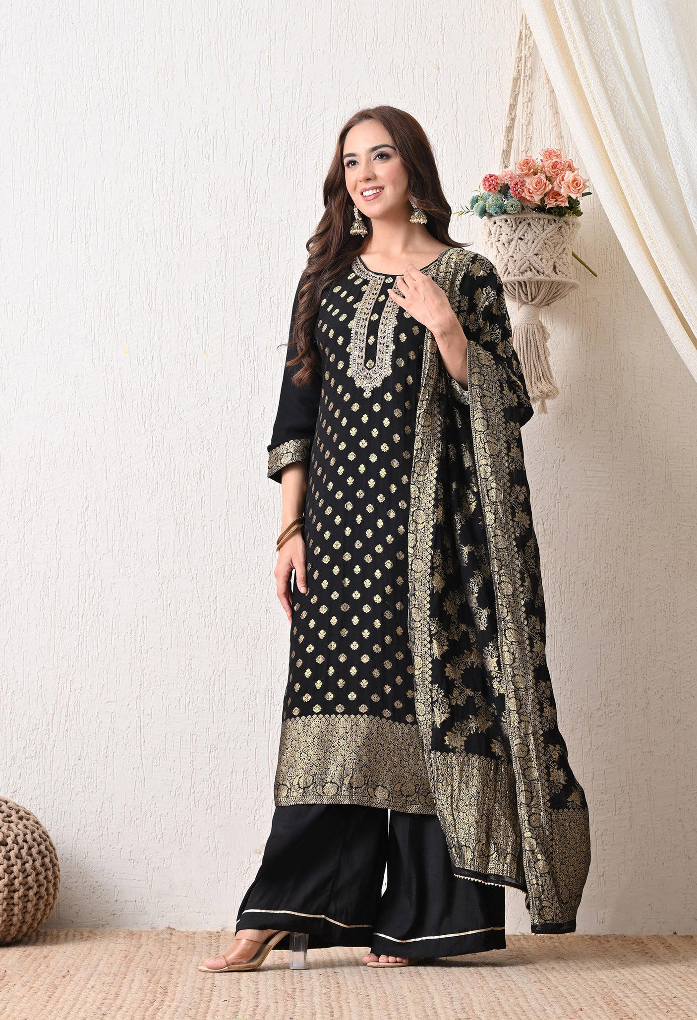 Raati Rangrez Suit Set