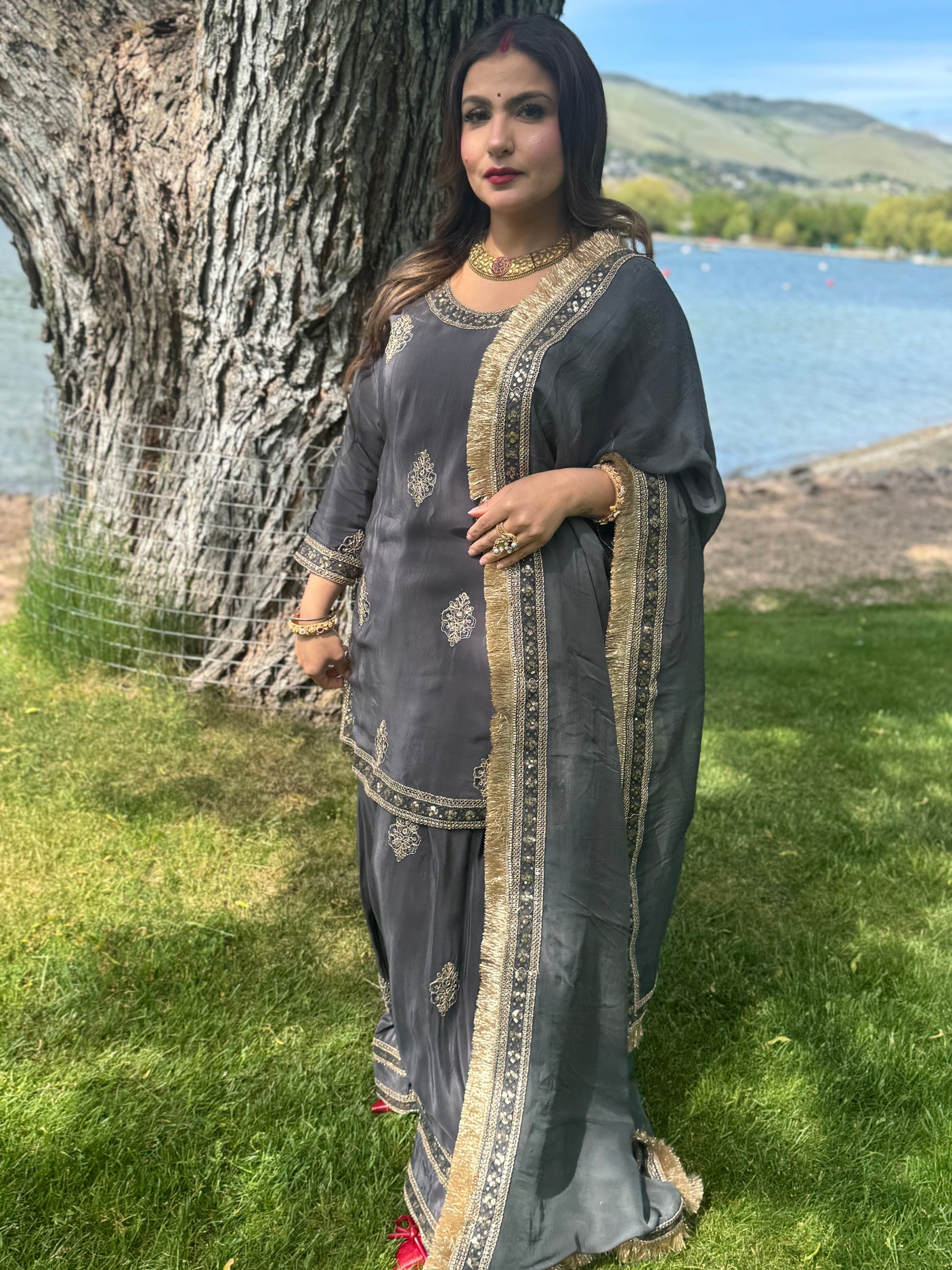 Farshi mami da suit