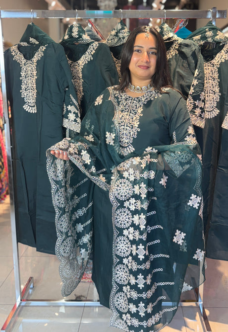 Mehbeeb suit
