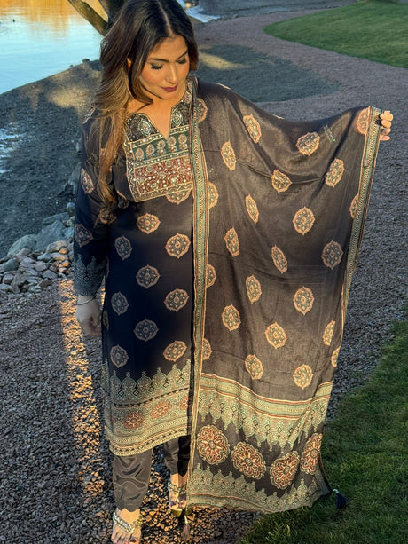 Kala doria suit