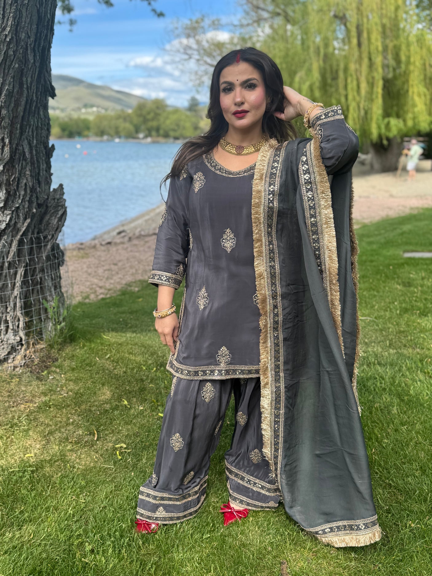 Farshi mami da suit