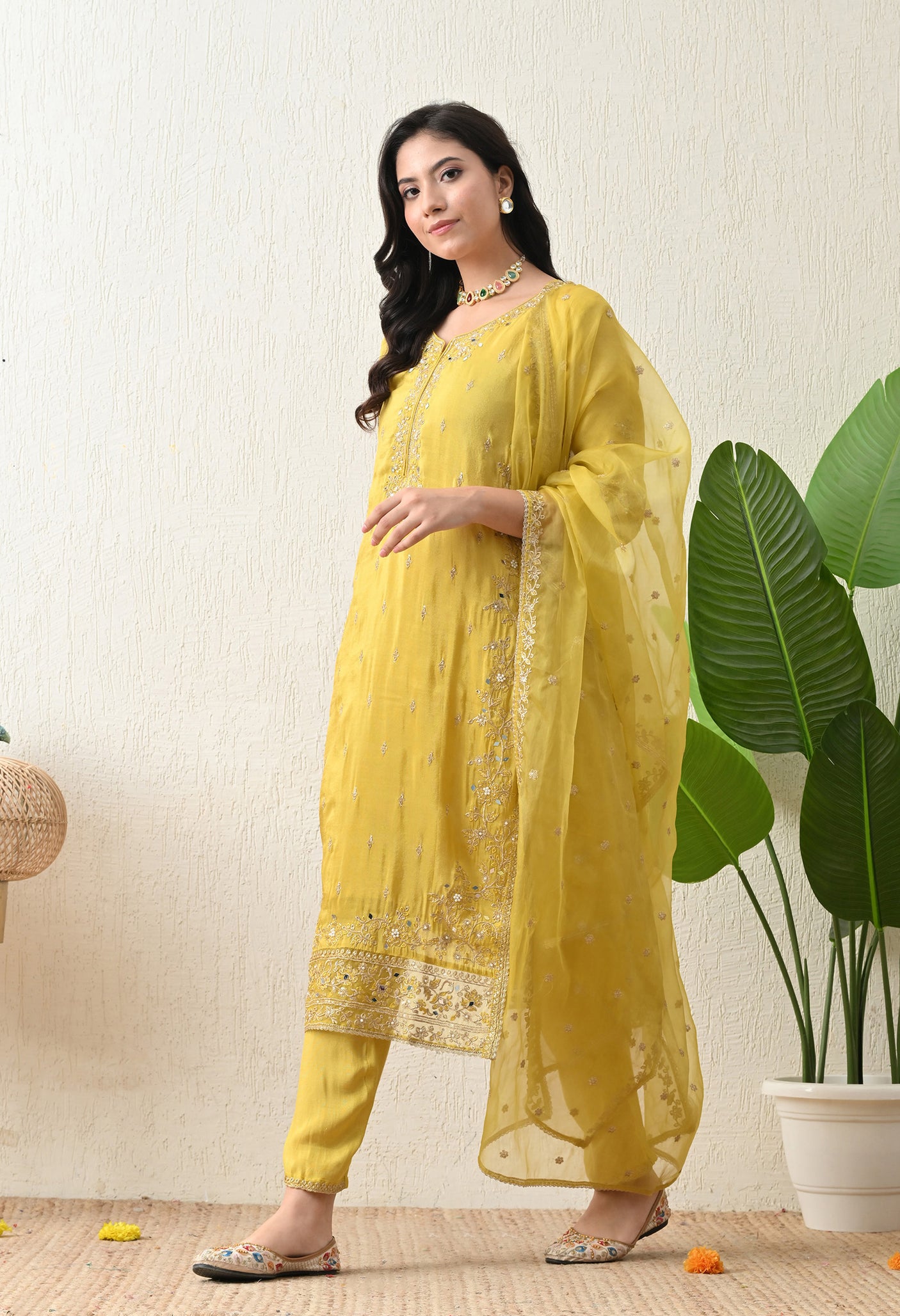 Gulnoor suit