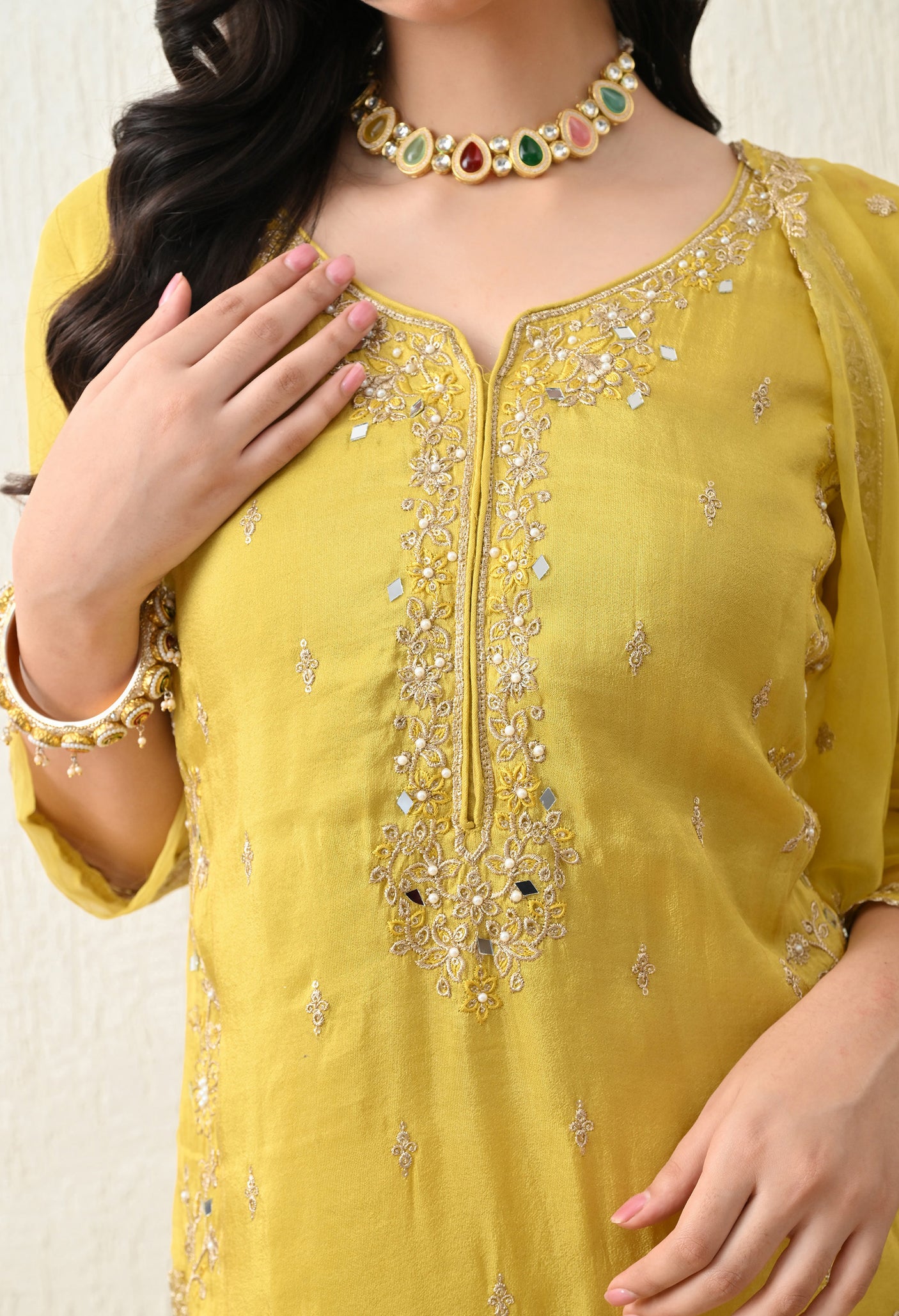 Gulnoor suit