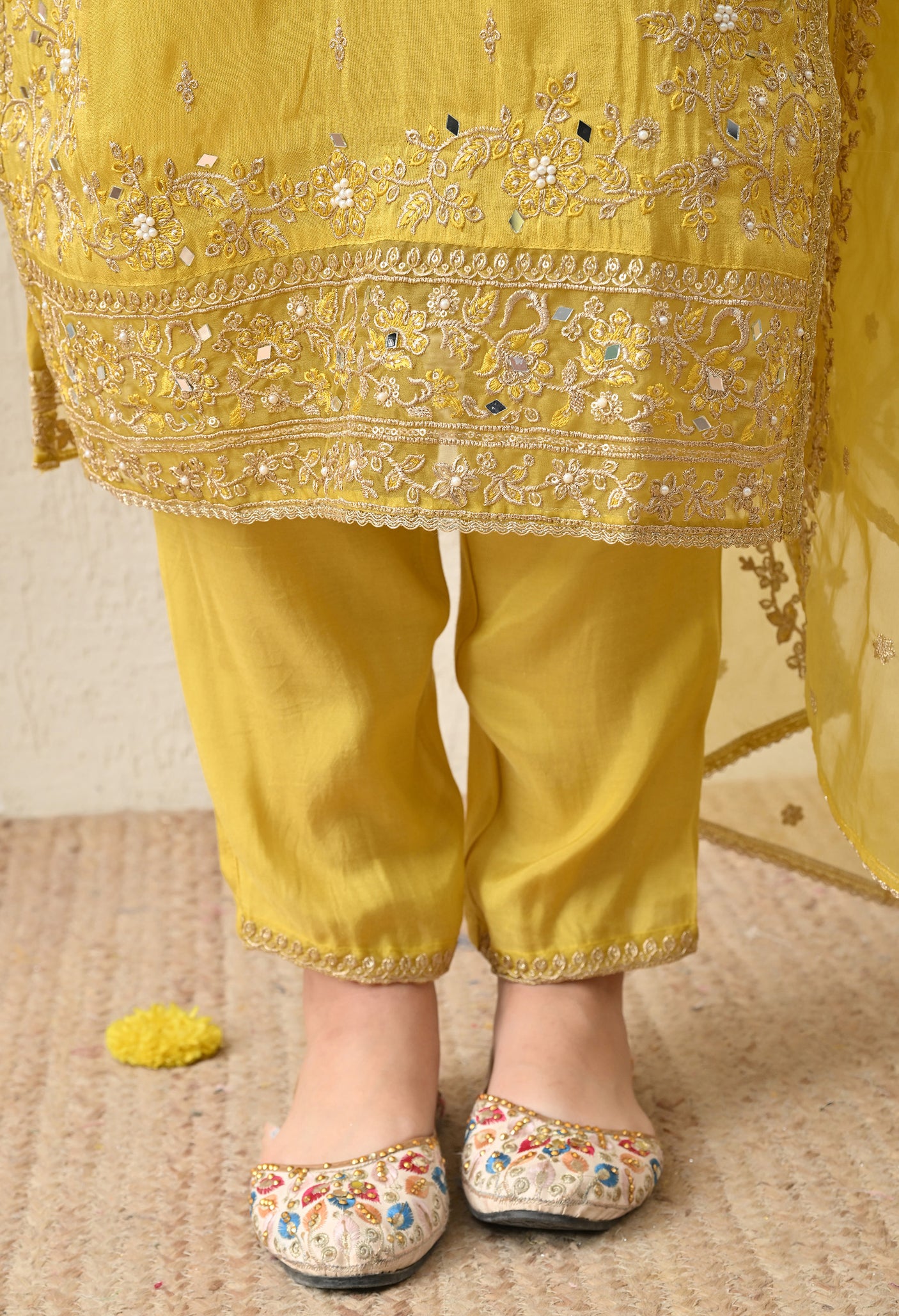 Gulnoor suit