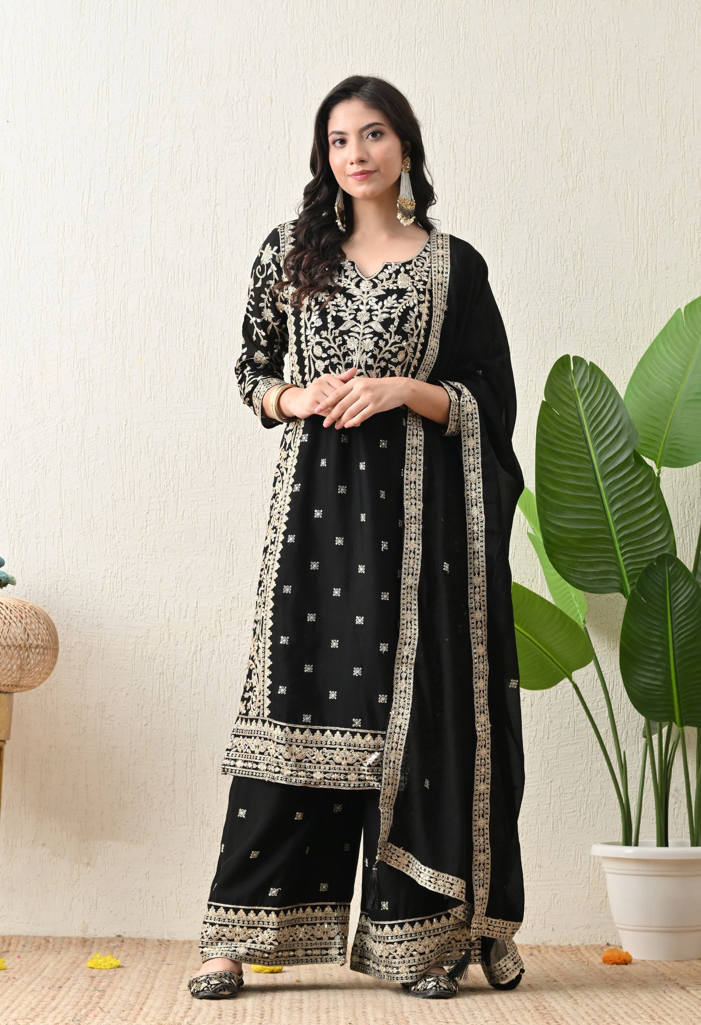 Ruhani suit