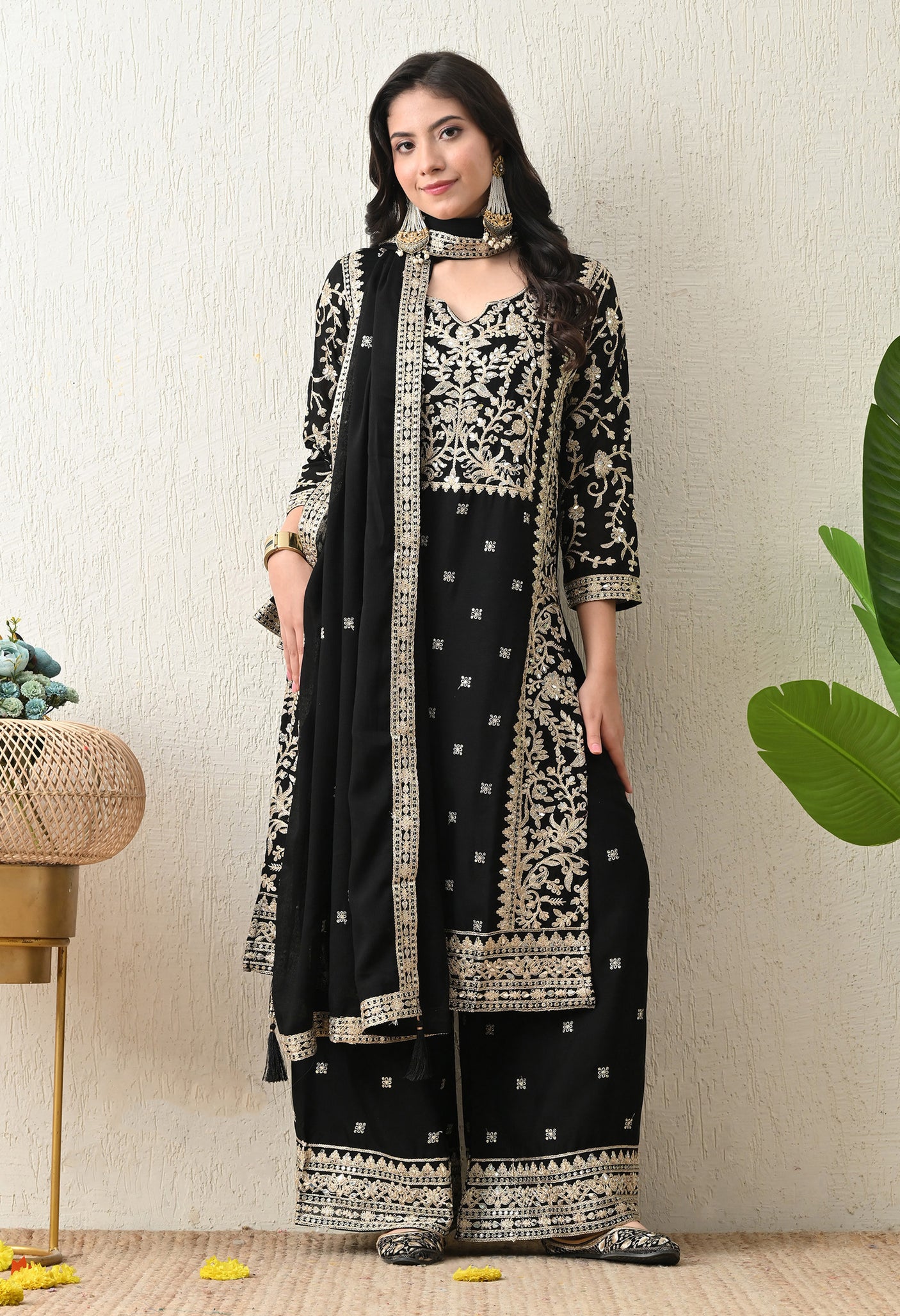 Ruhani suit