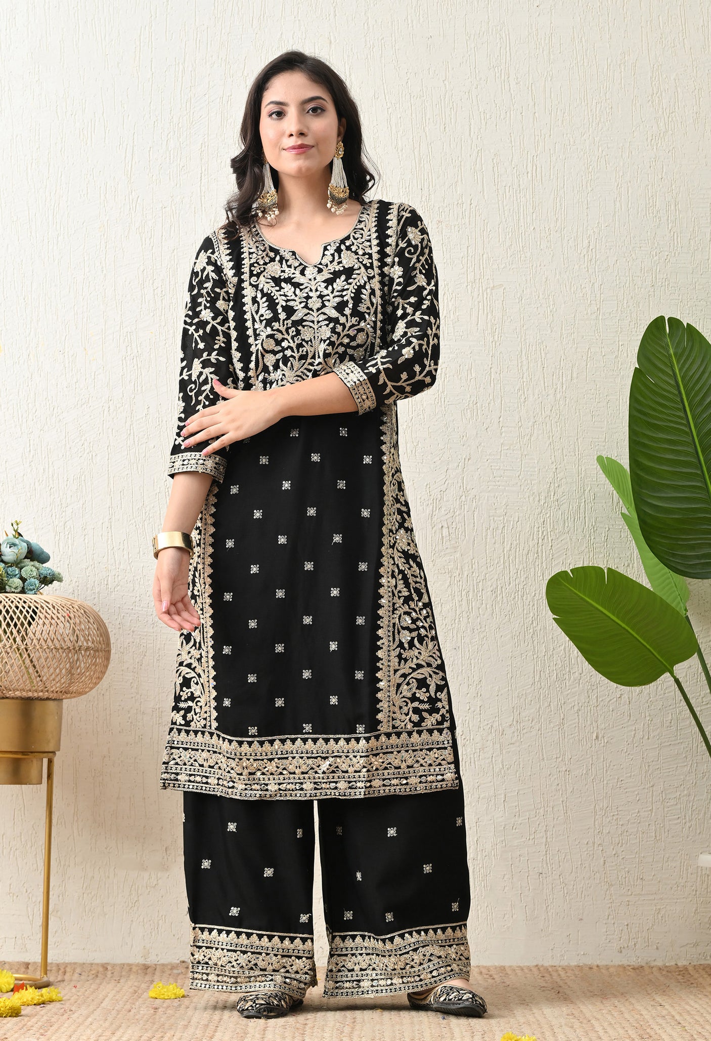 Ruhani suit