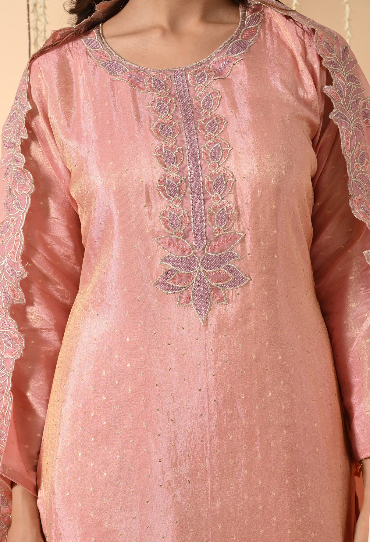 Banno Ki Shaan – Embroidered Silk Suit Set