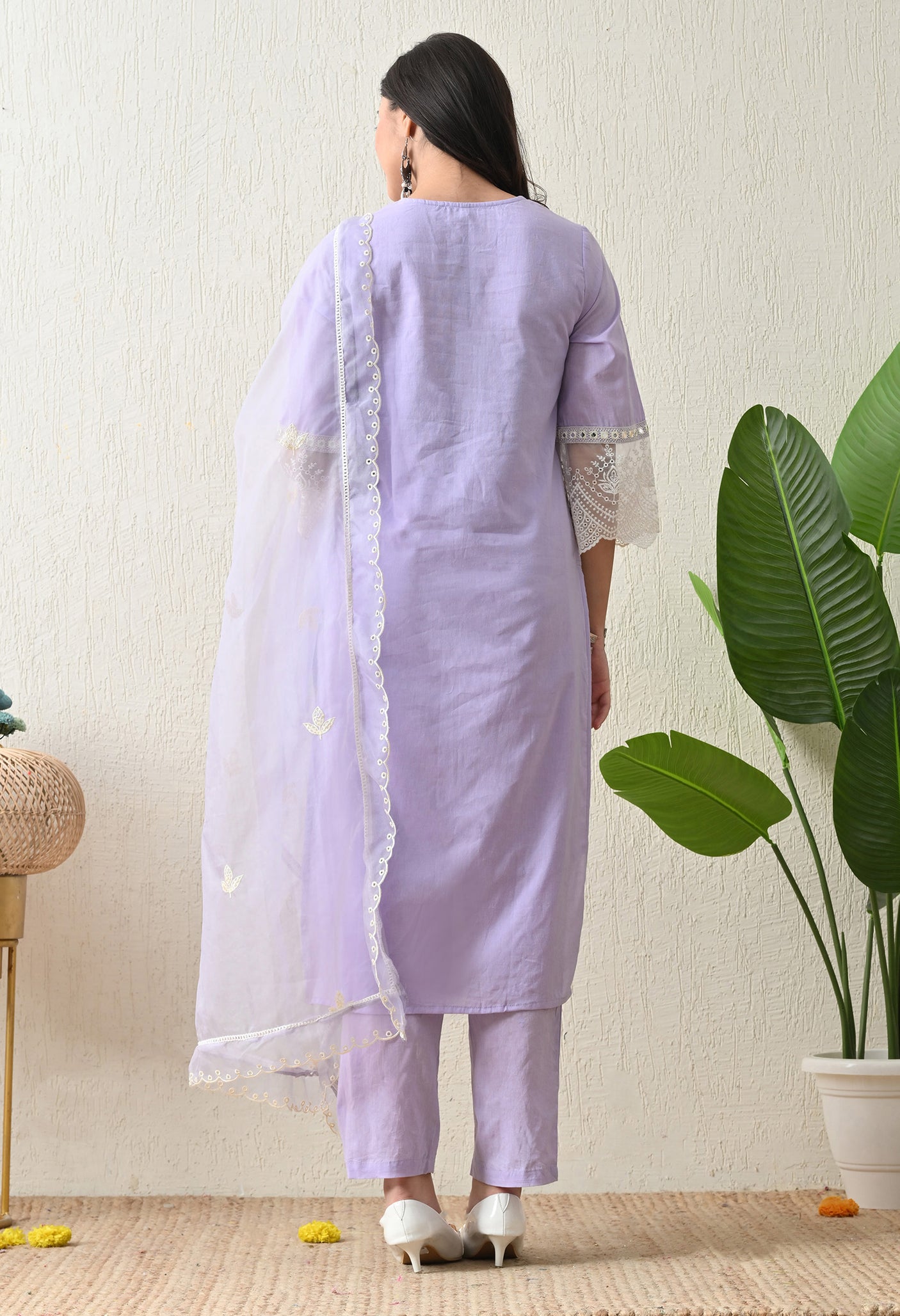 Mastani suit