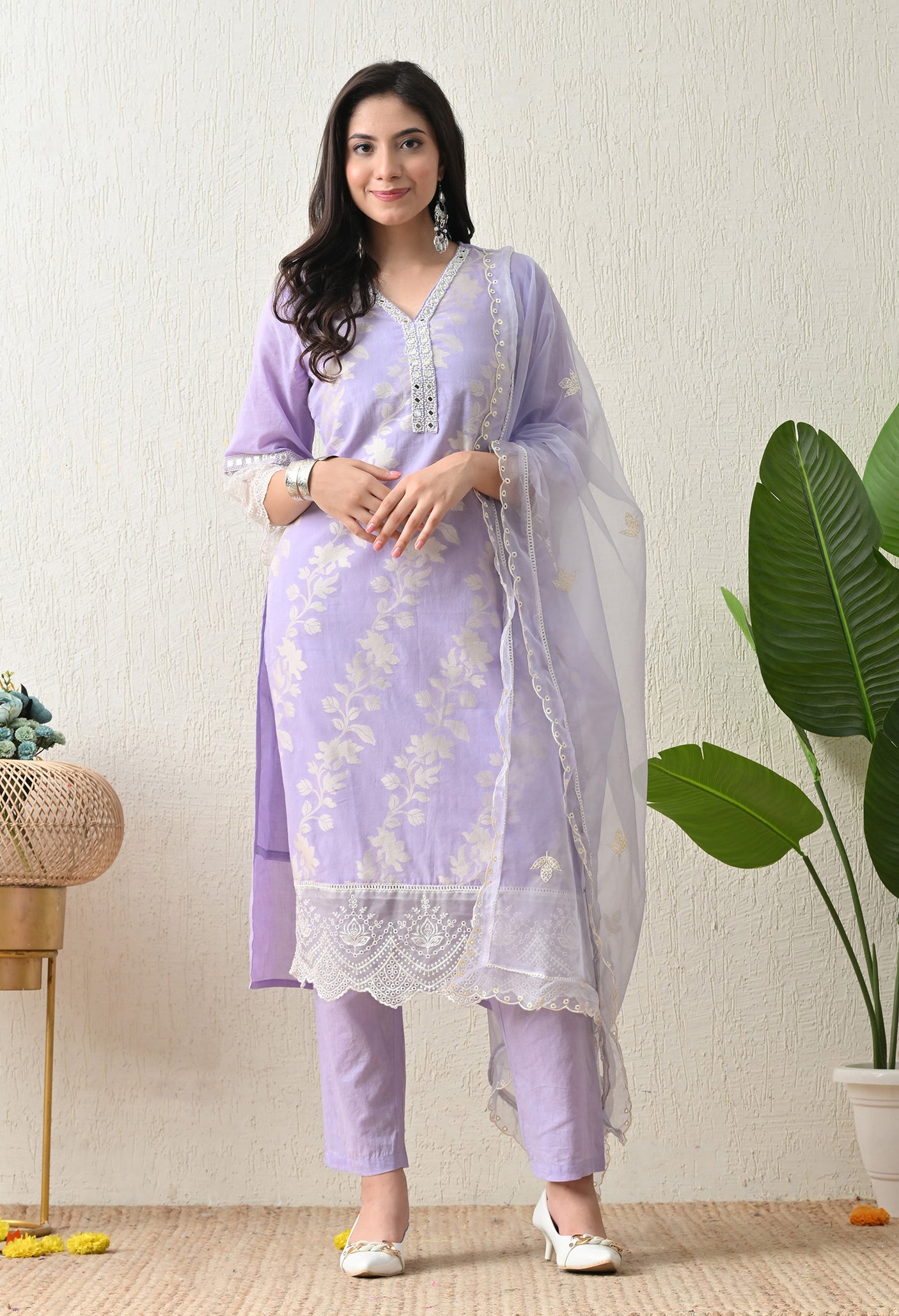 Mastani suit