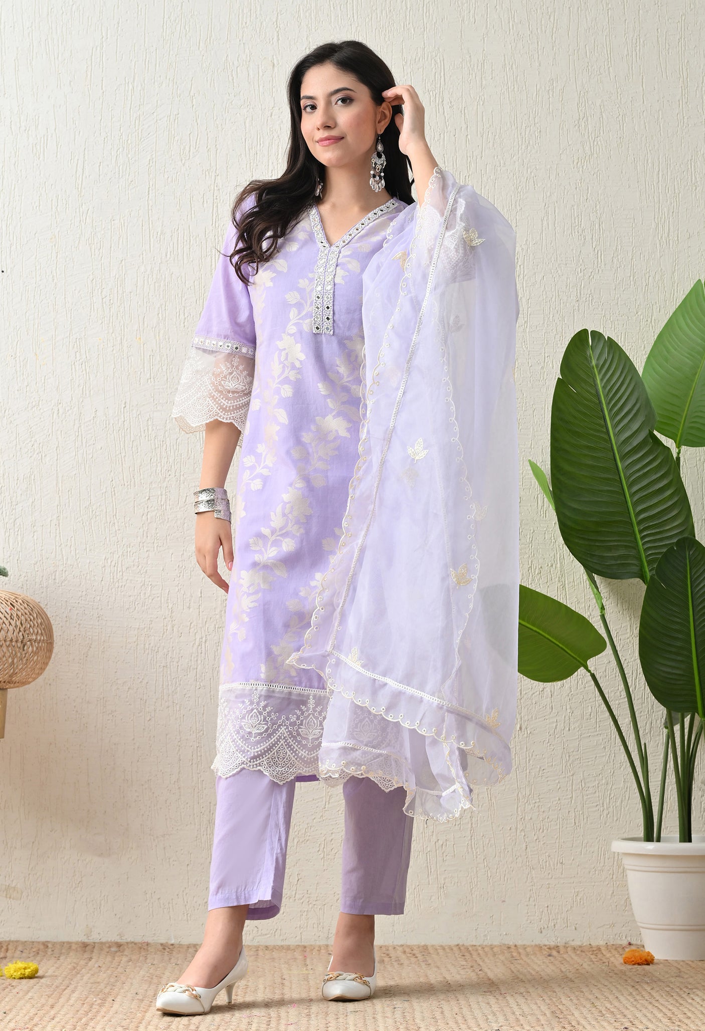 Mastani suit