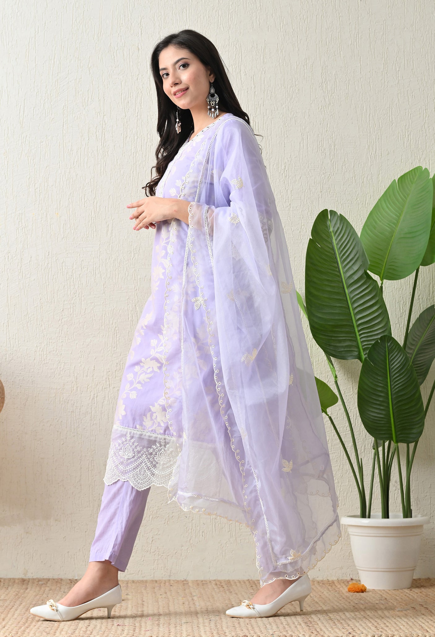 Mastani suit