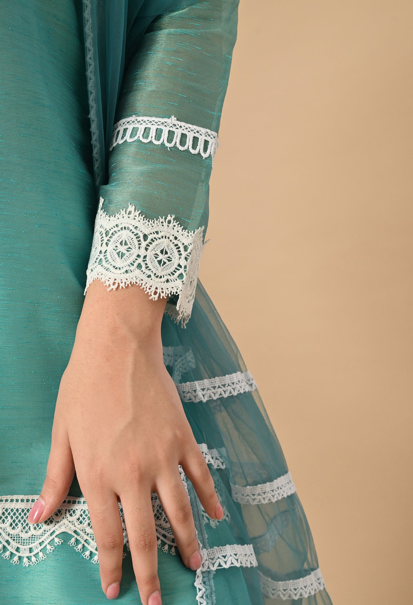 Sundar Tana Bana Suit