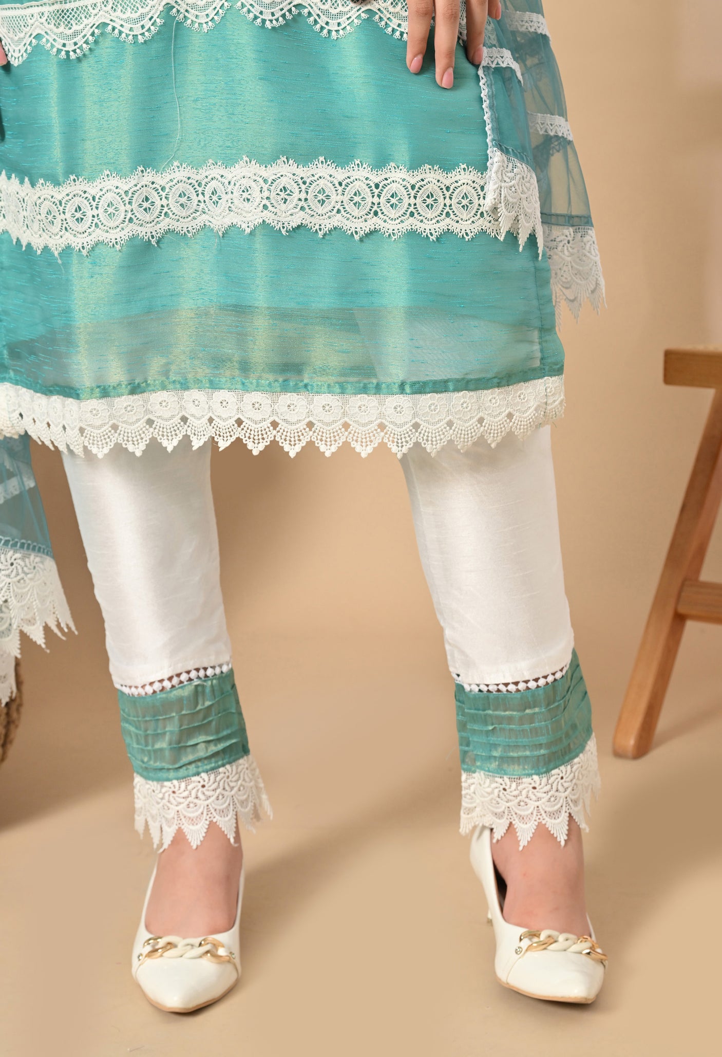Sundar Tana Bana Suit