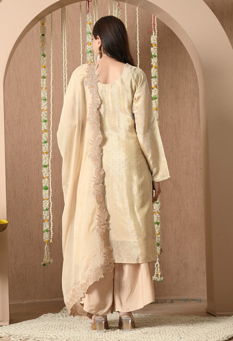 Banno Ki Shaan – Embroidered Silk Suit Set