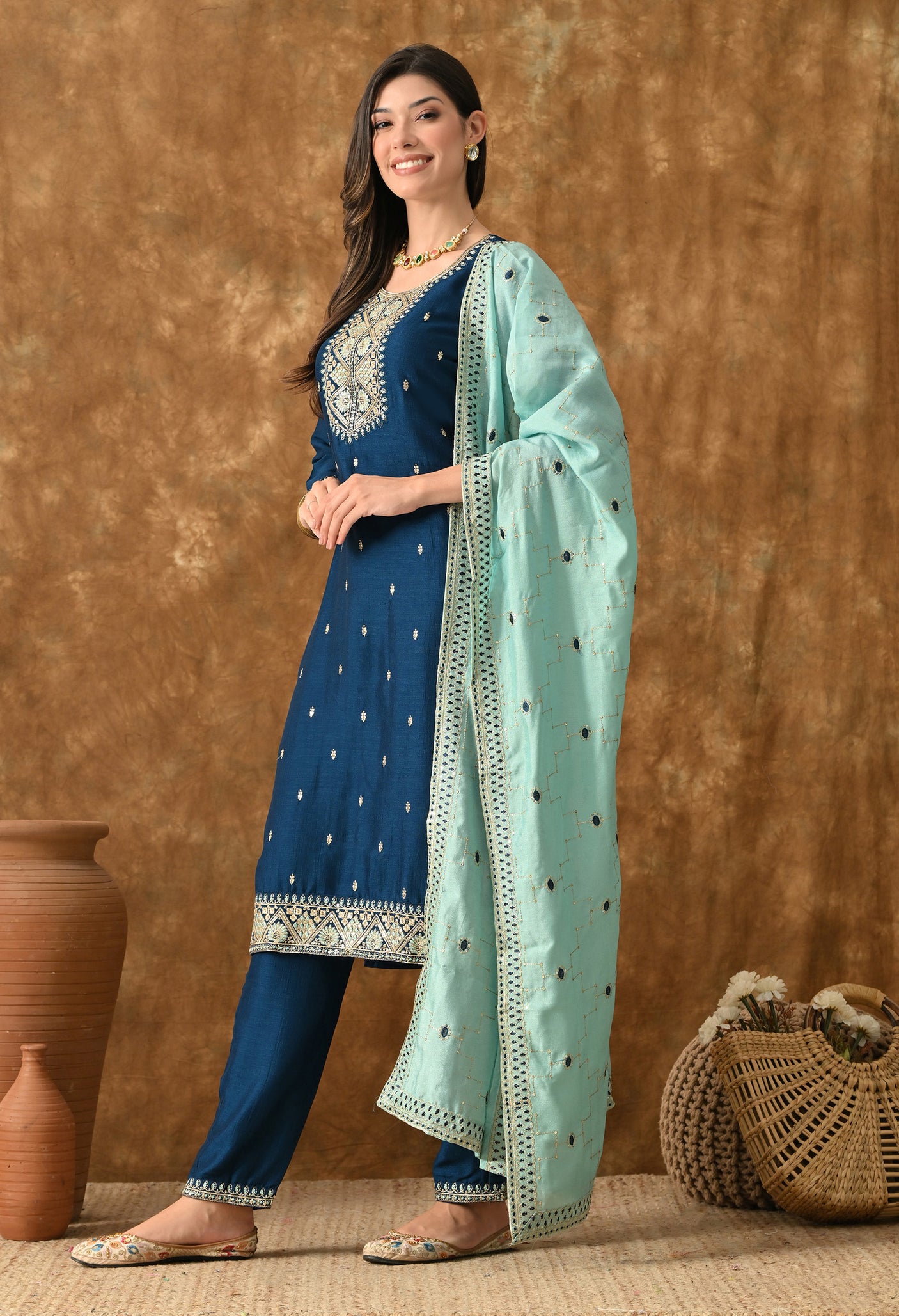 Neel Tara Chikankari Set