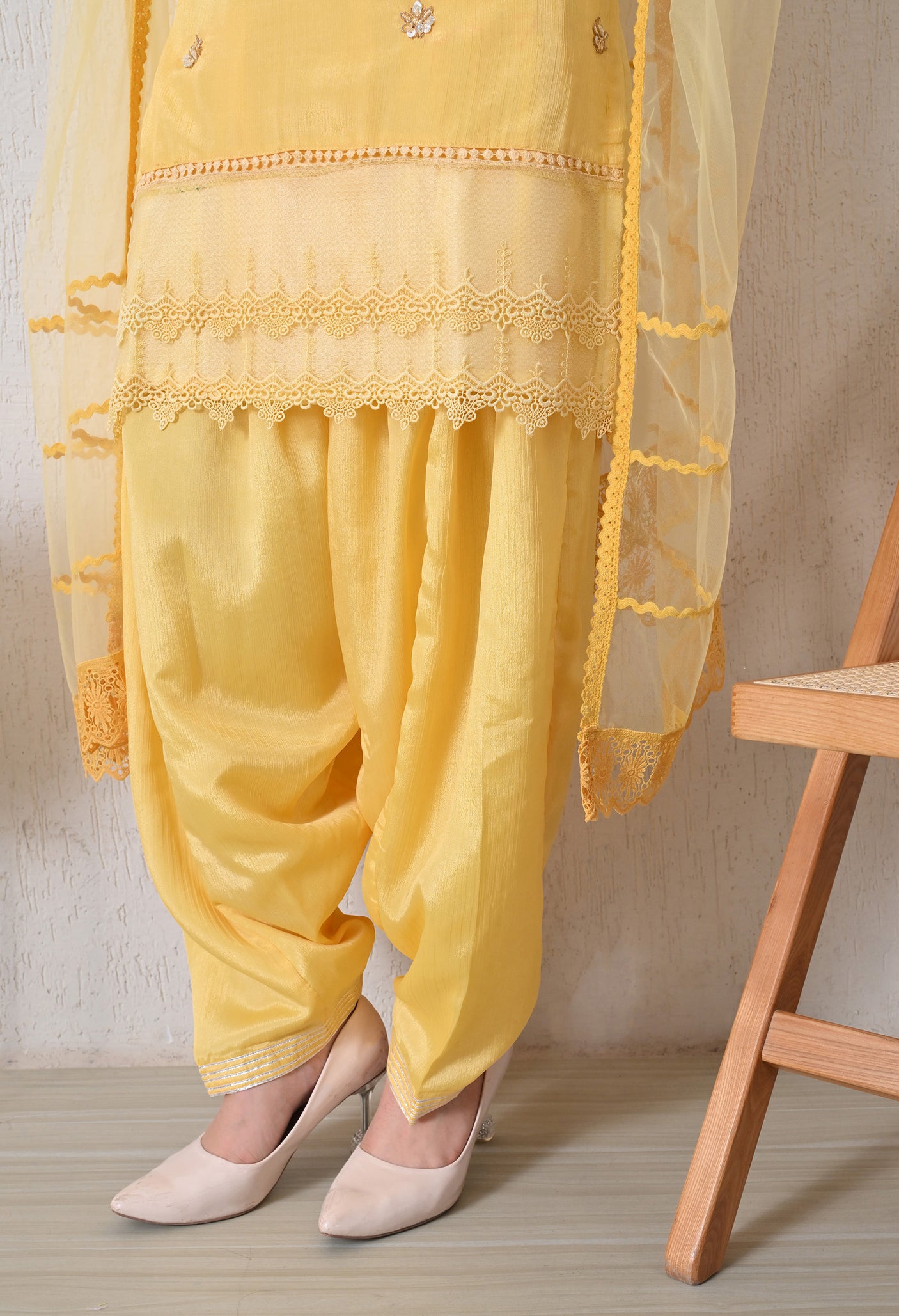 Saumya Saheli Suit Set