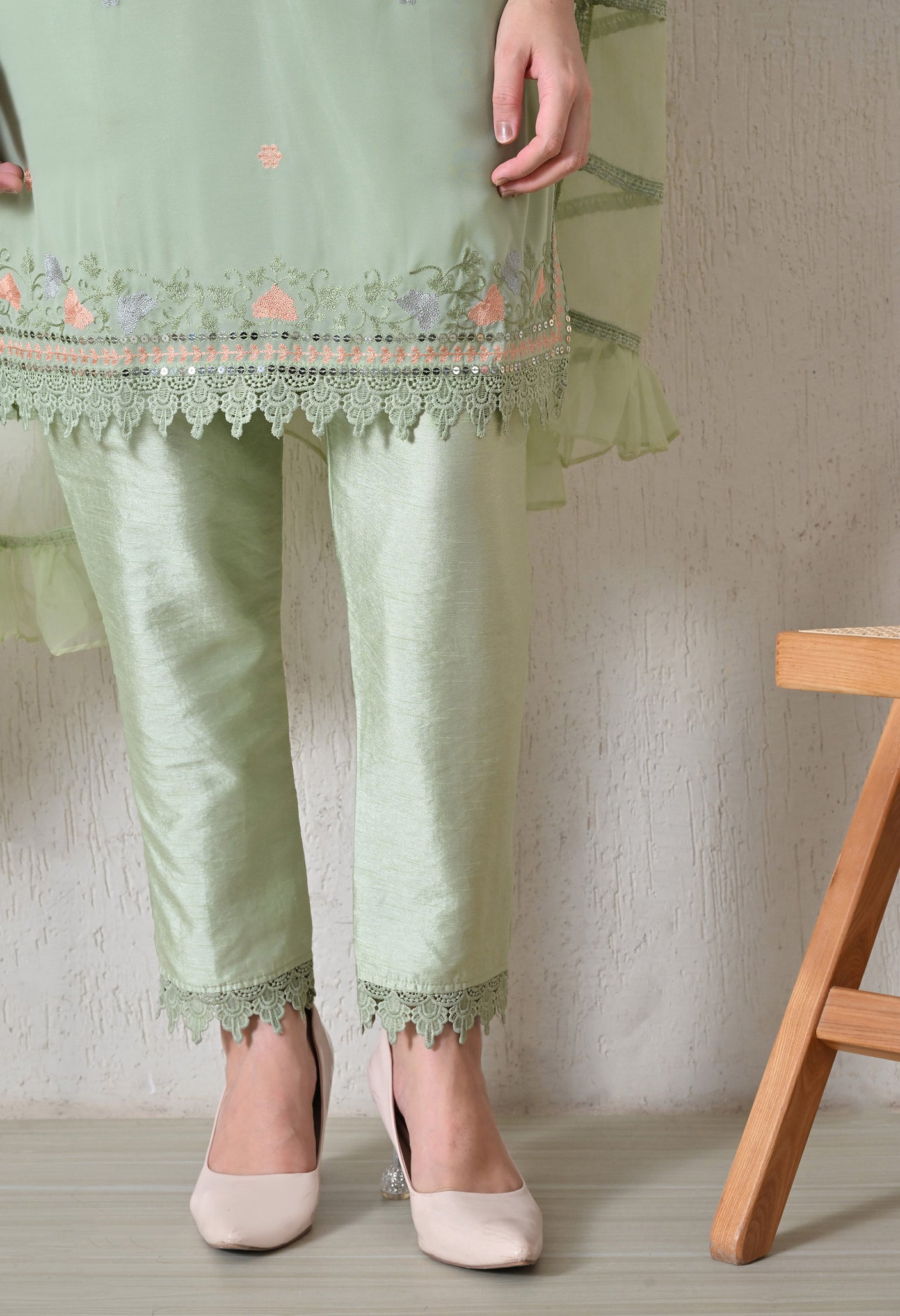 Gulbadan Suit Set