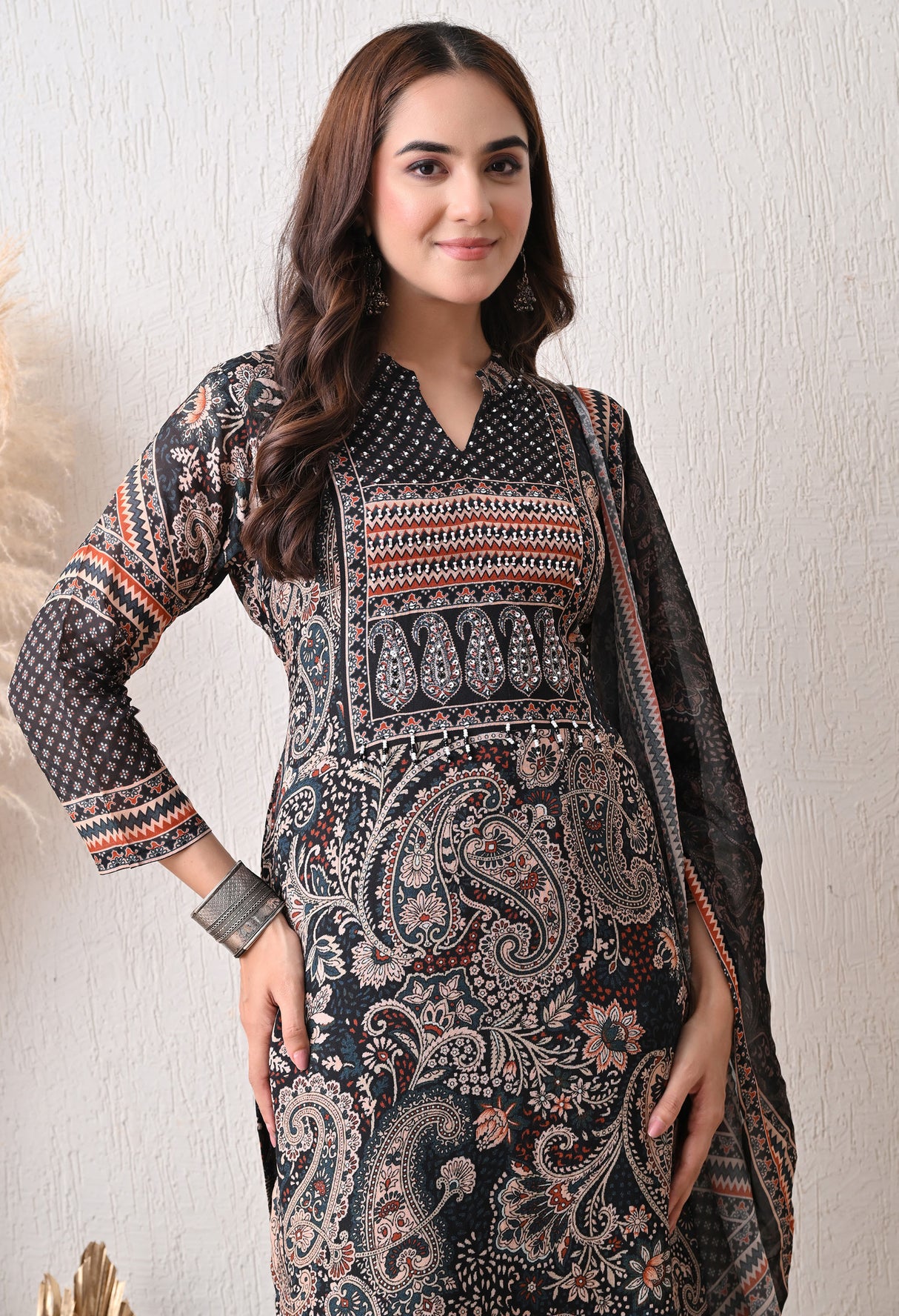 Roohi suit