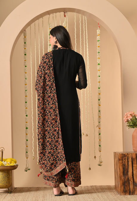 Meherban Flora Kurta Set