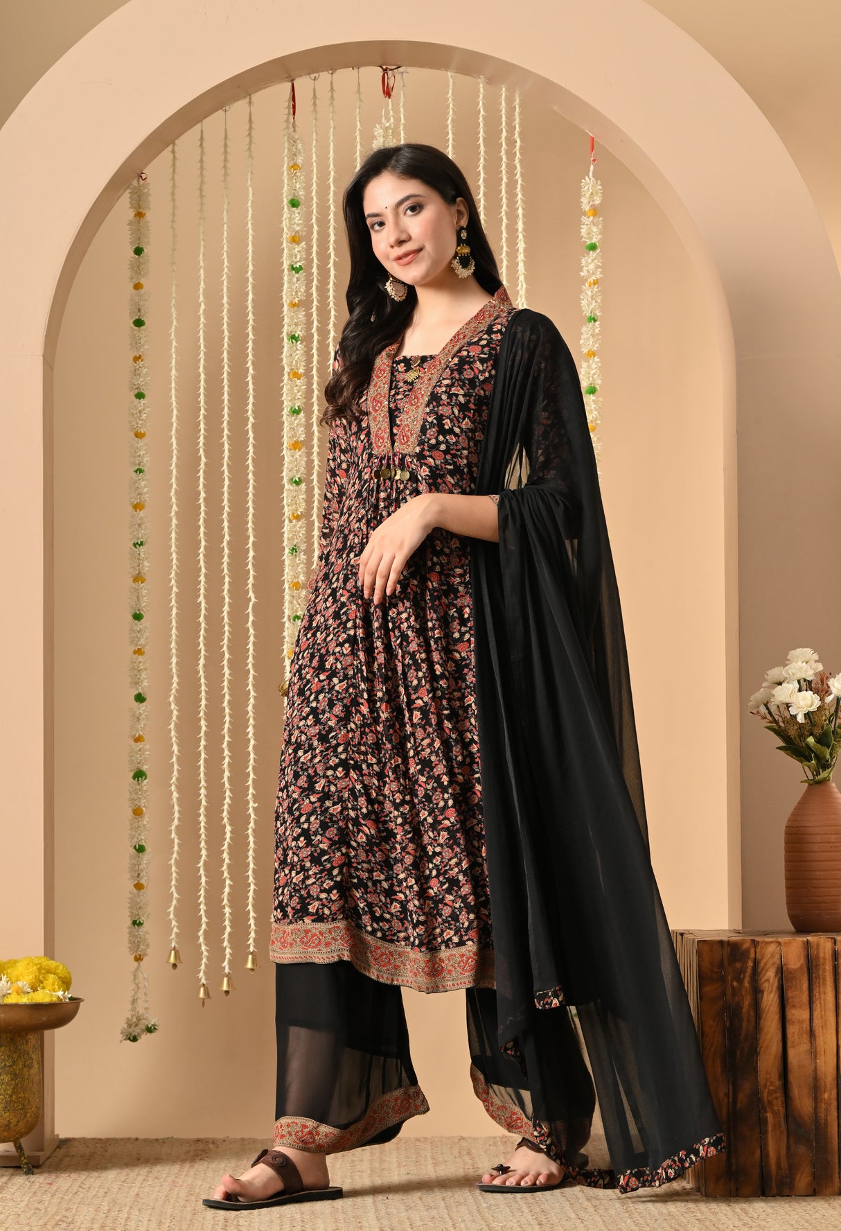 Zahra Phool Kurta Set