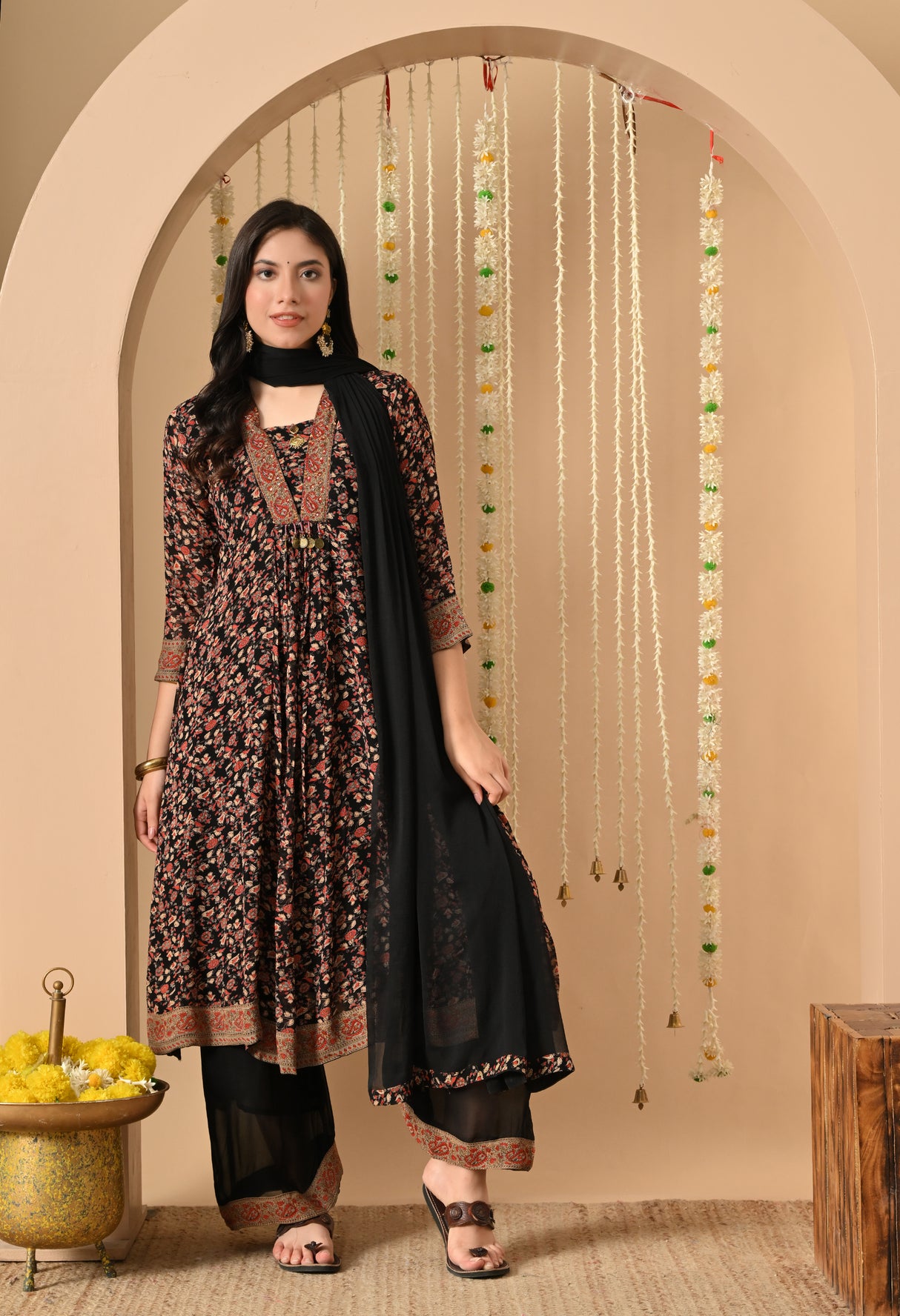 Zahra Phool Kurta Set