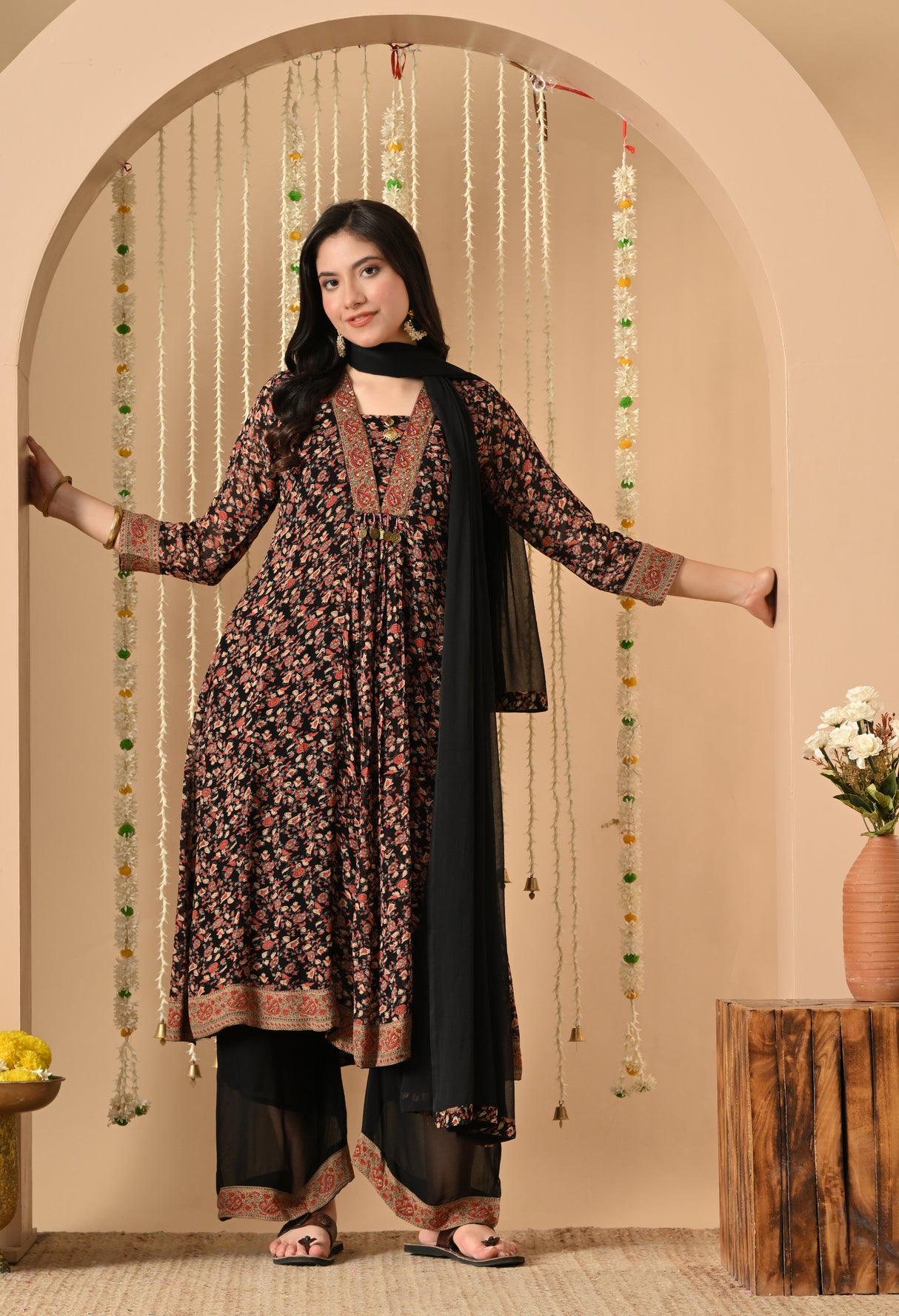 Zahra Phool Kurta Set