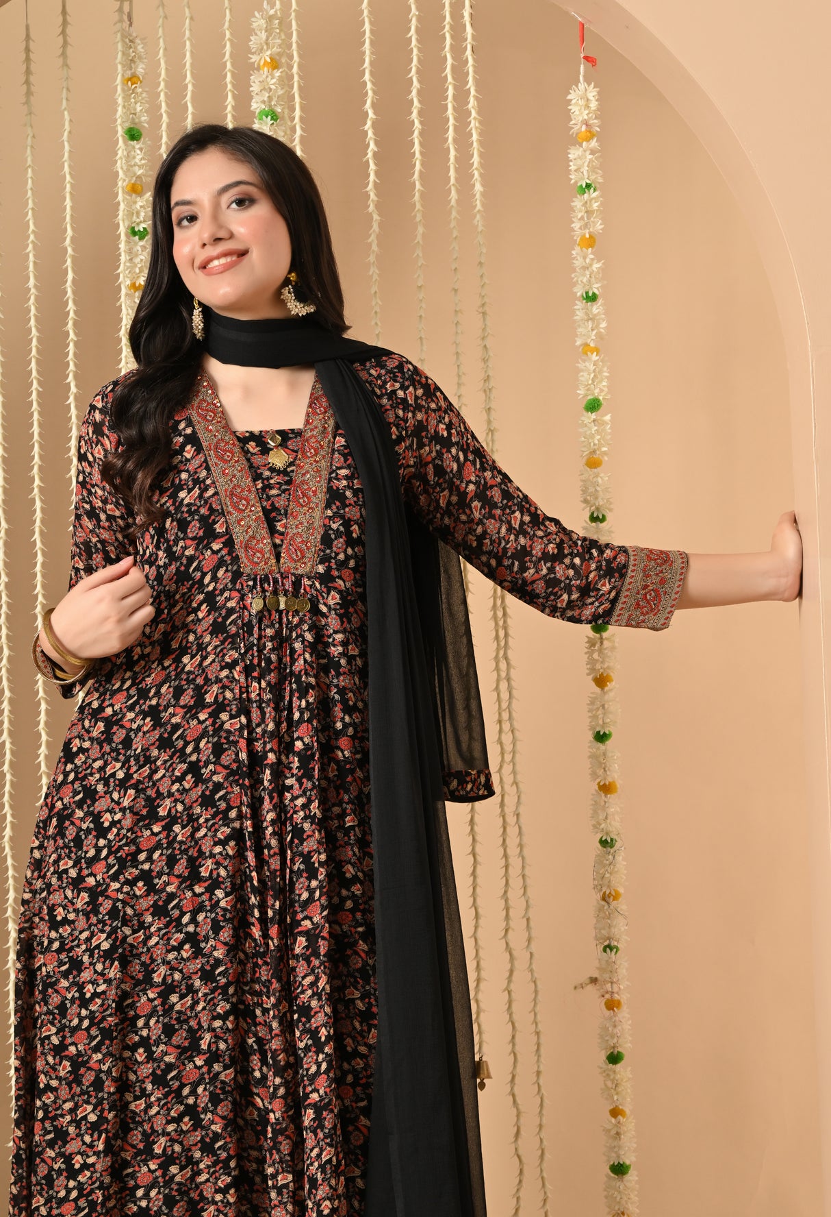 Zahra Phool Kurta Set