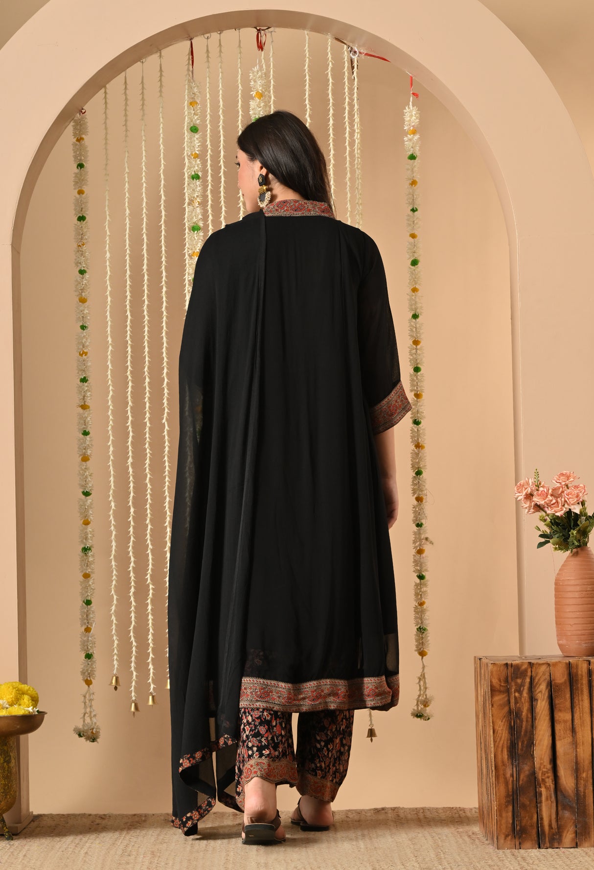 Kaali Gulnaar Angrakha Set