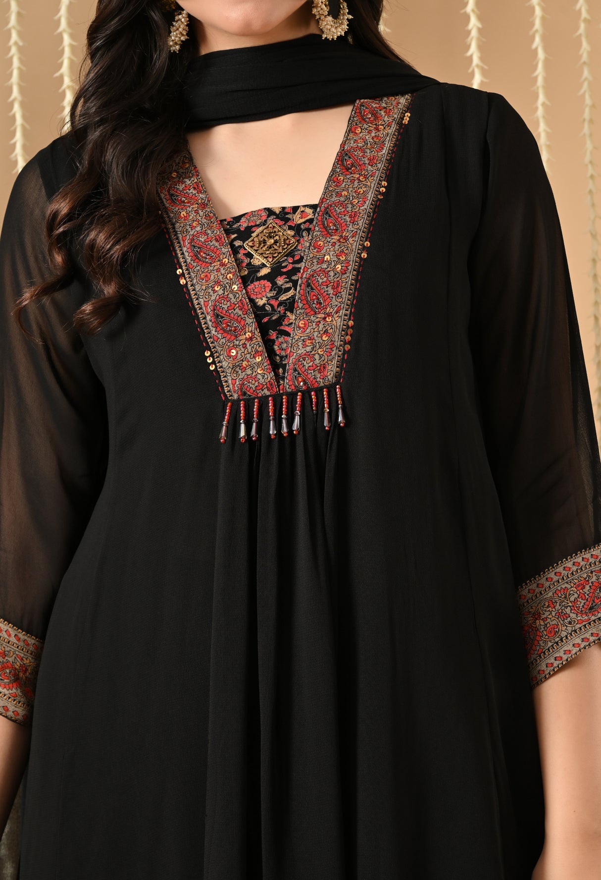 Kaali Gulnaar Angrakha Set