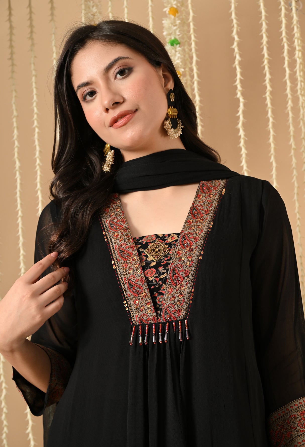 Kaali Gulnaar Angrakha Set