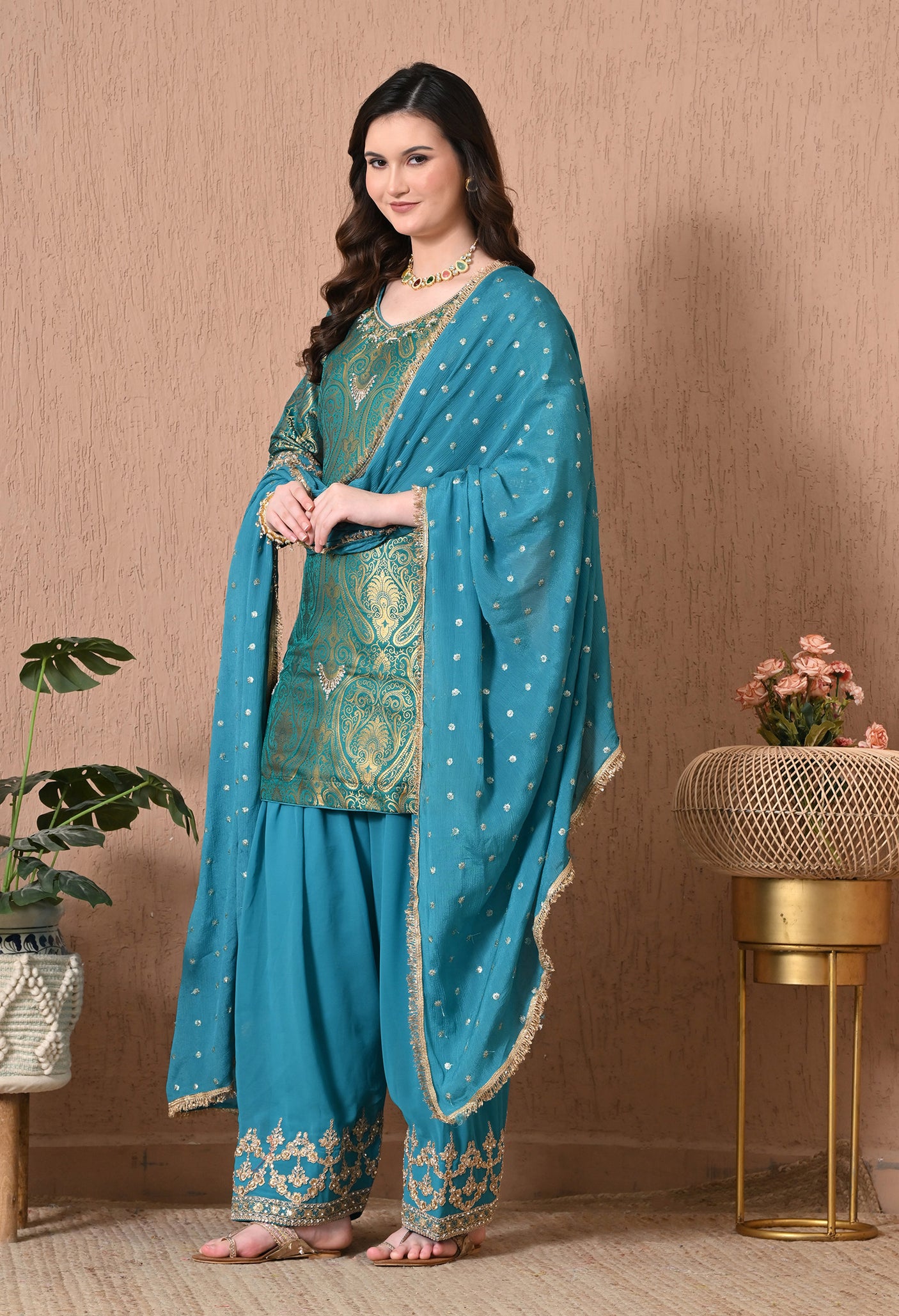 Tiyan wala farshi salwar suit