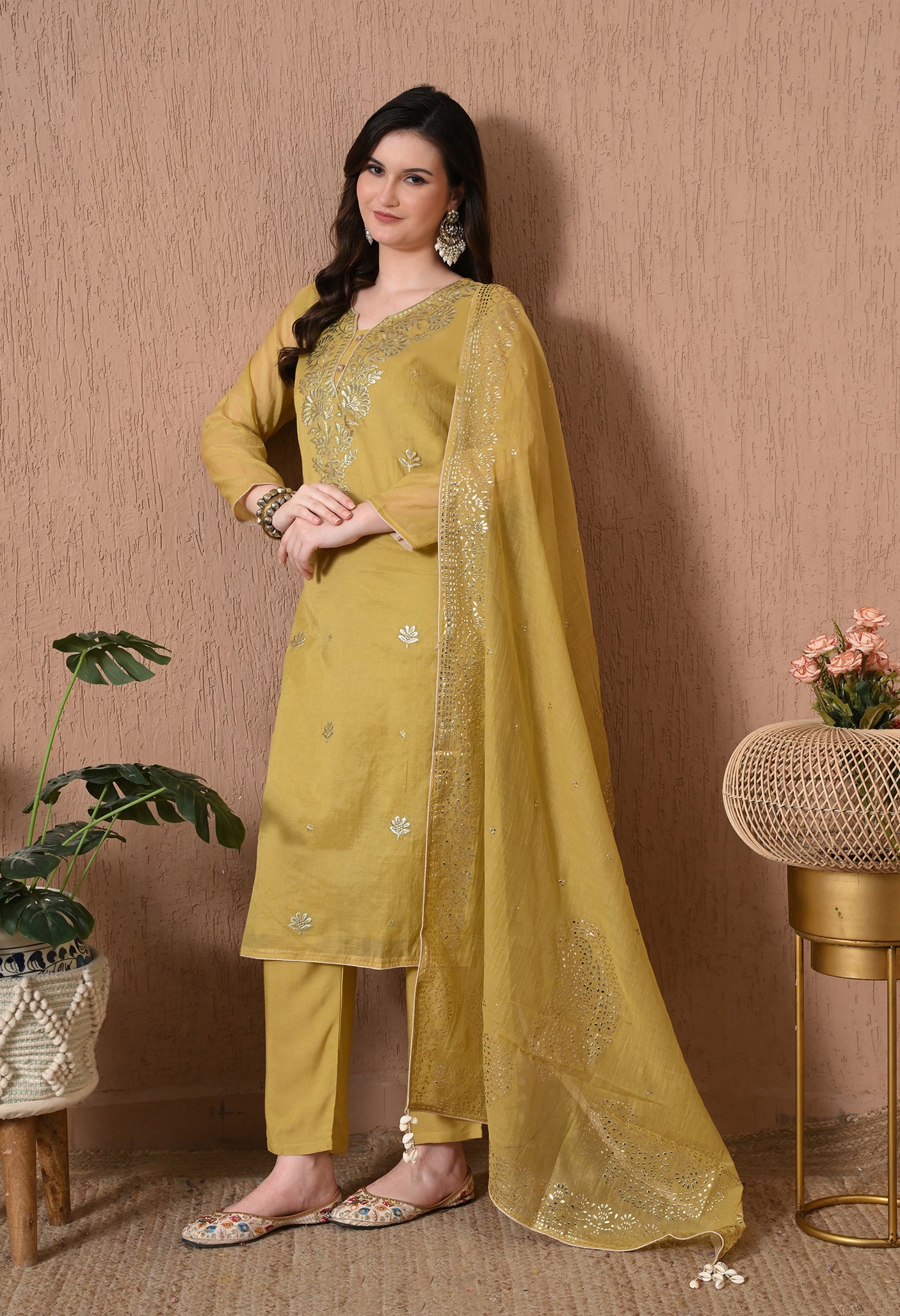 Raunaq-e-Rang Suit