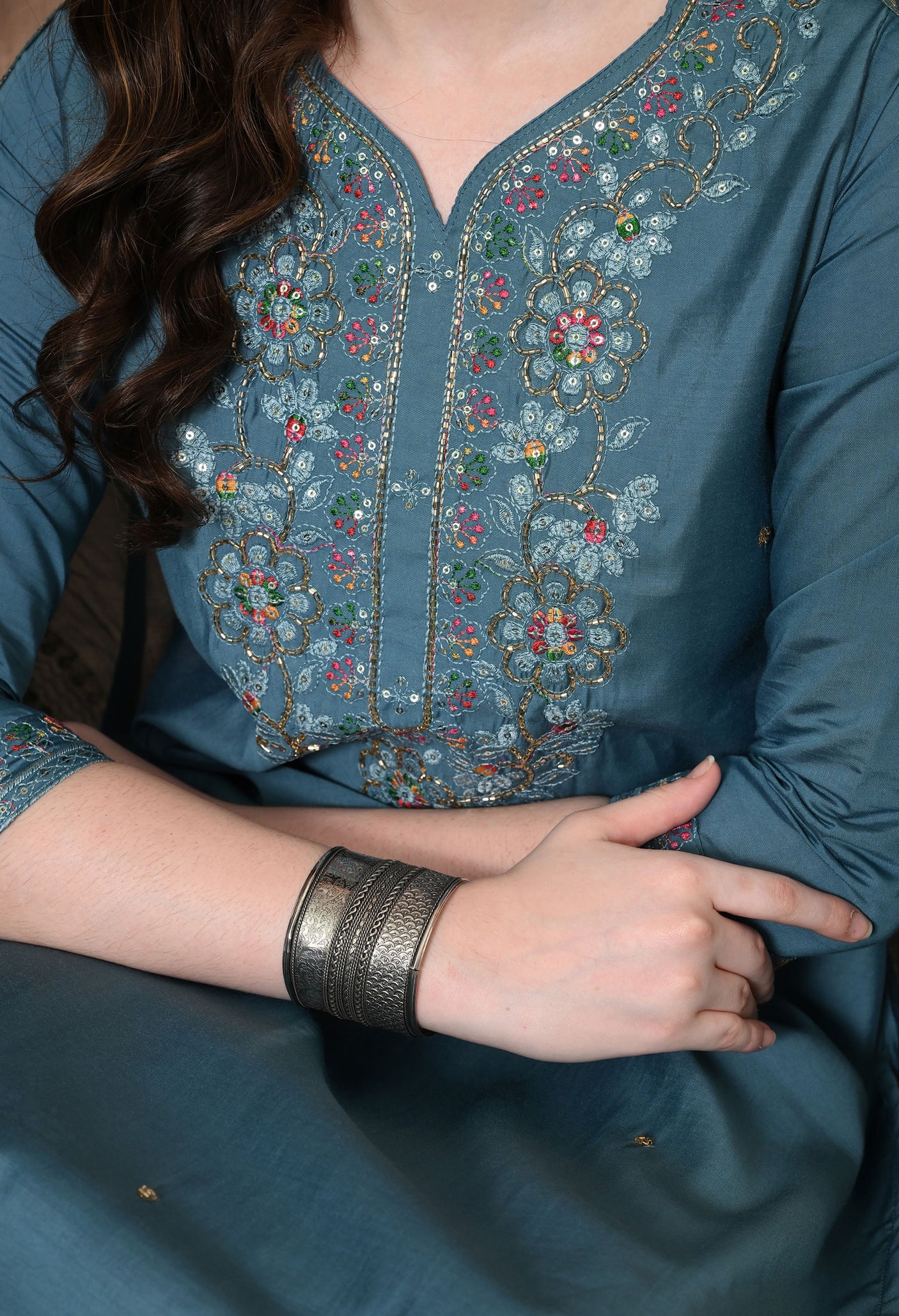 Juhi suit